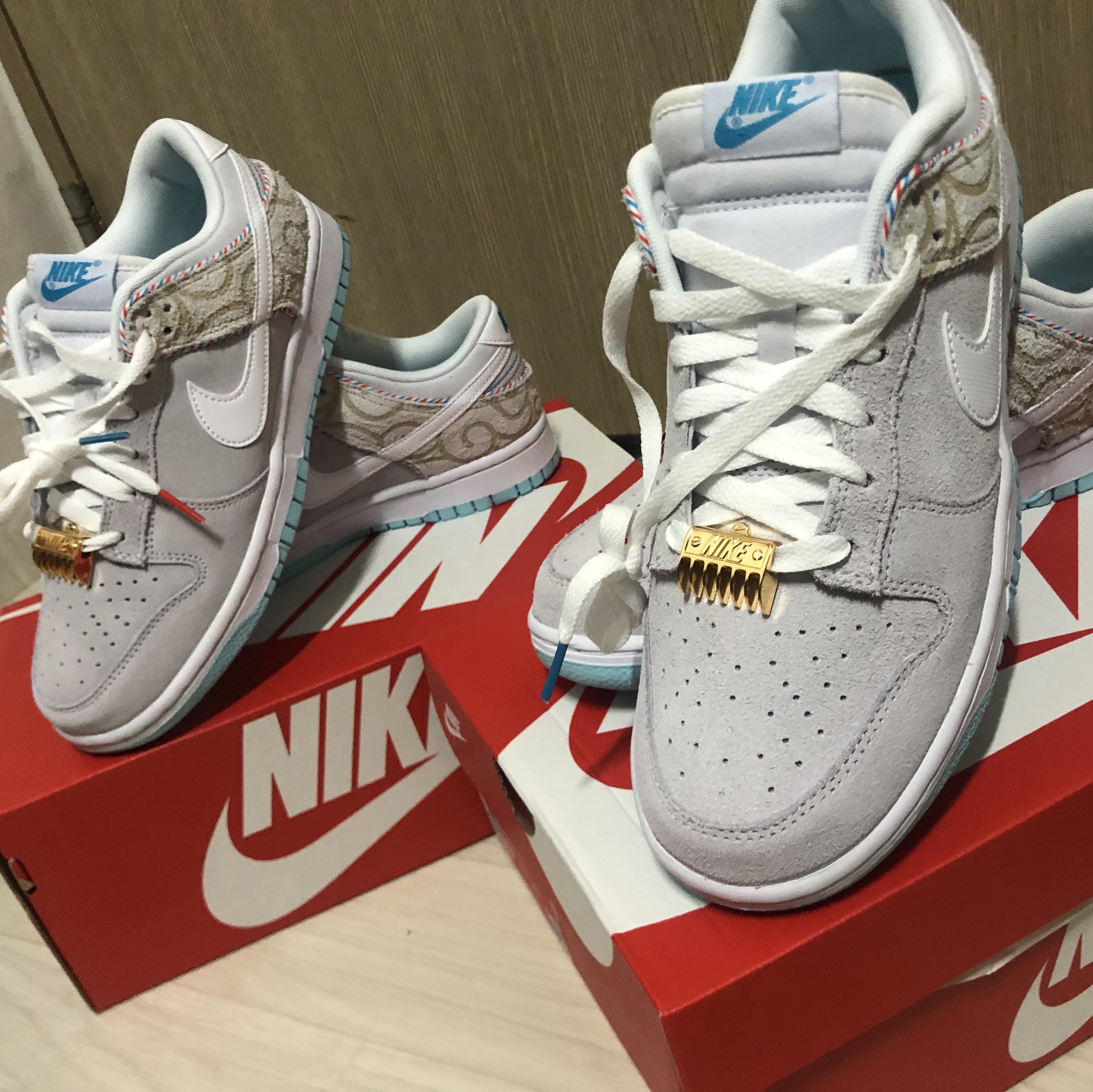 Nike Dunk Low Retro SE Barber Shop Grey 착용 스타일 - 2