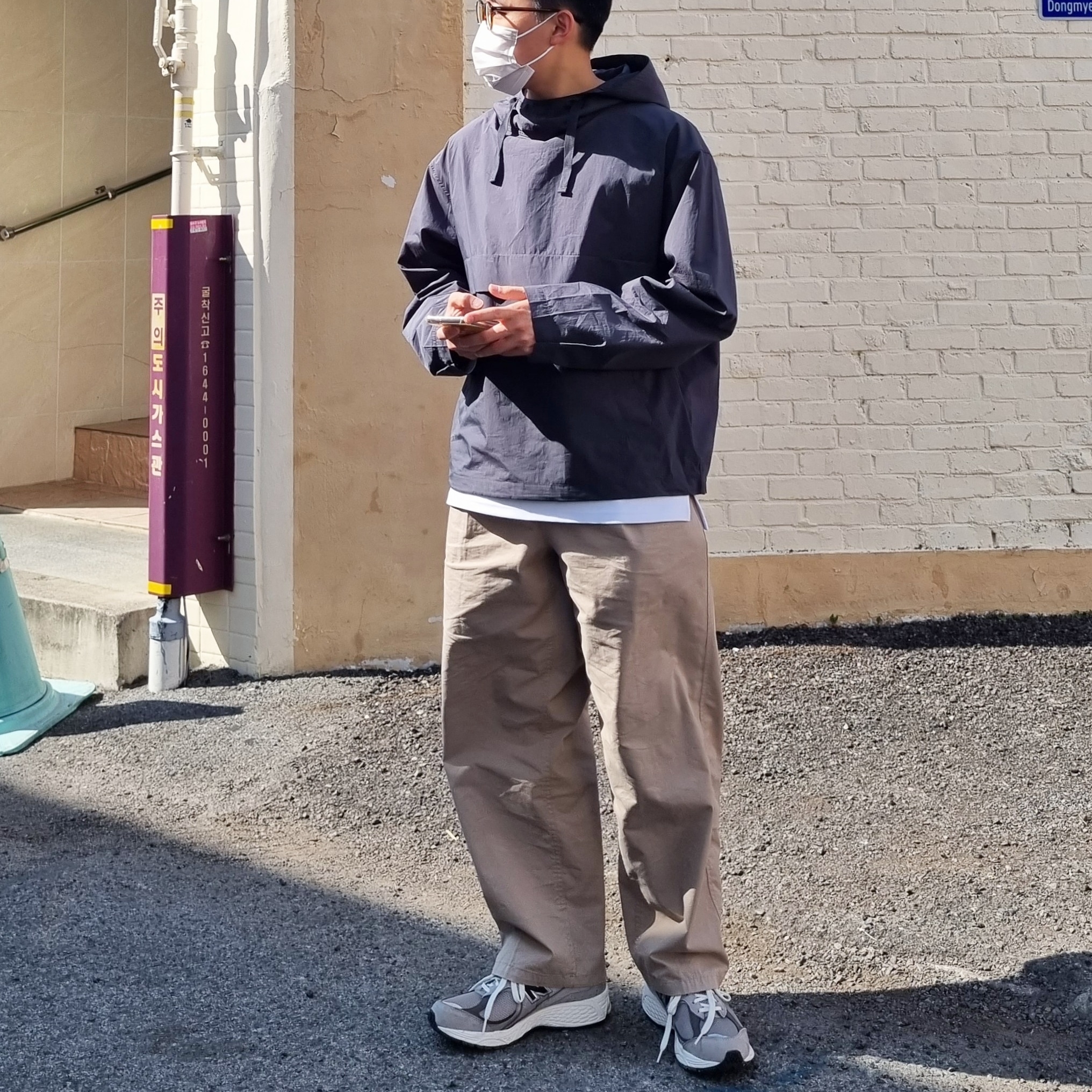 New Balance 2002 Warm Alpaca 착용 스타일