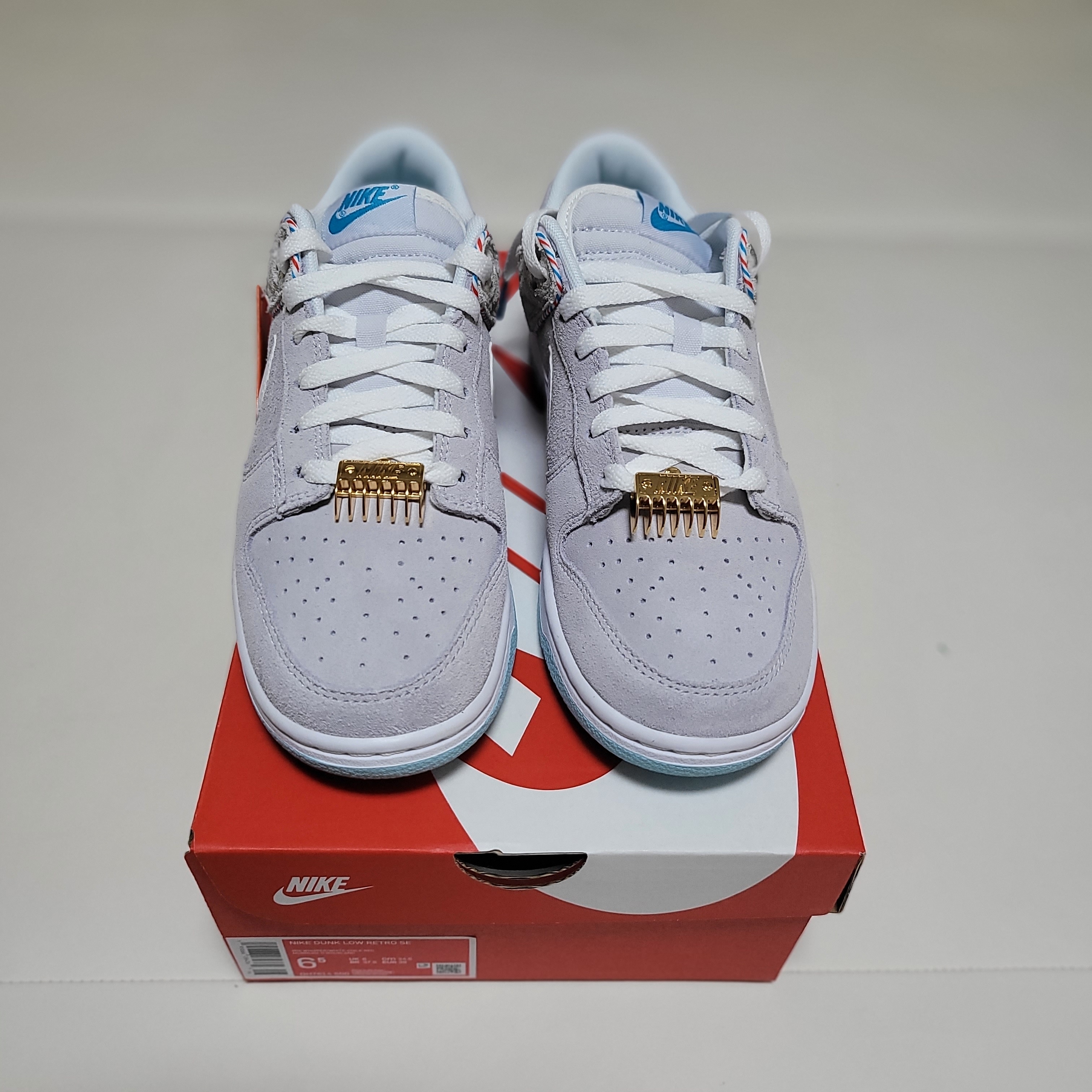 Nike Dunk Low Retro SE Barber Shop Grey 착용 스타일 - 1