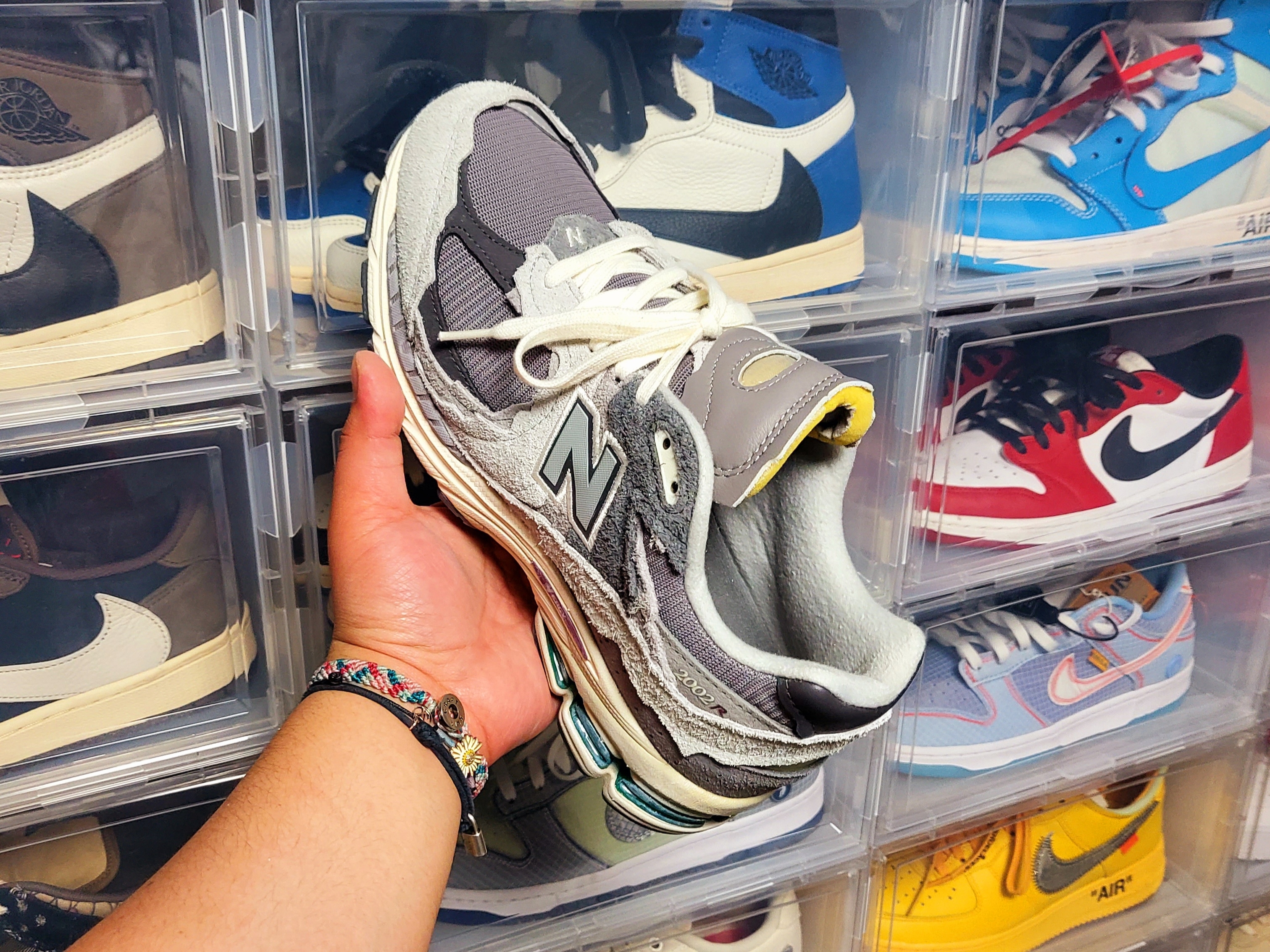 New Balance 2002R Protection Pack Rain Cloud 착용 스타일 - 3