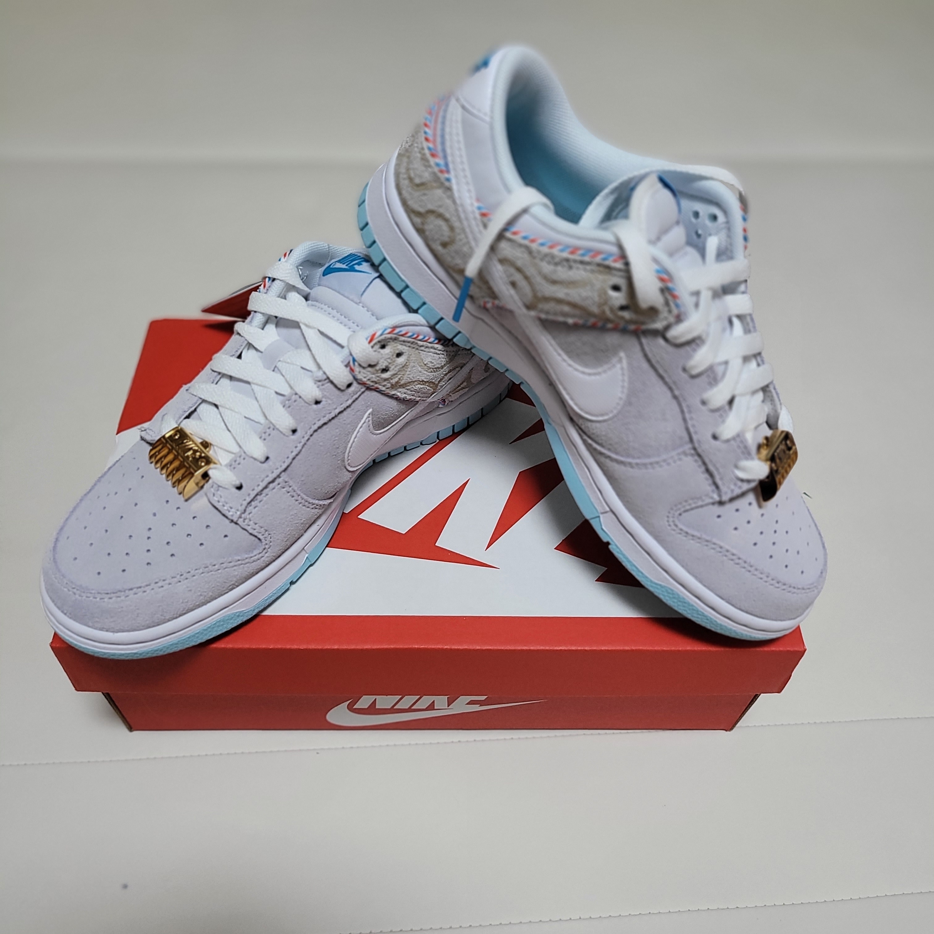 Nike Dunk Low Retro SE Barber Shop Grey 착용 스타일 - 2