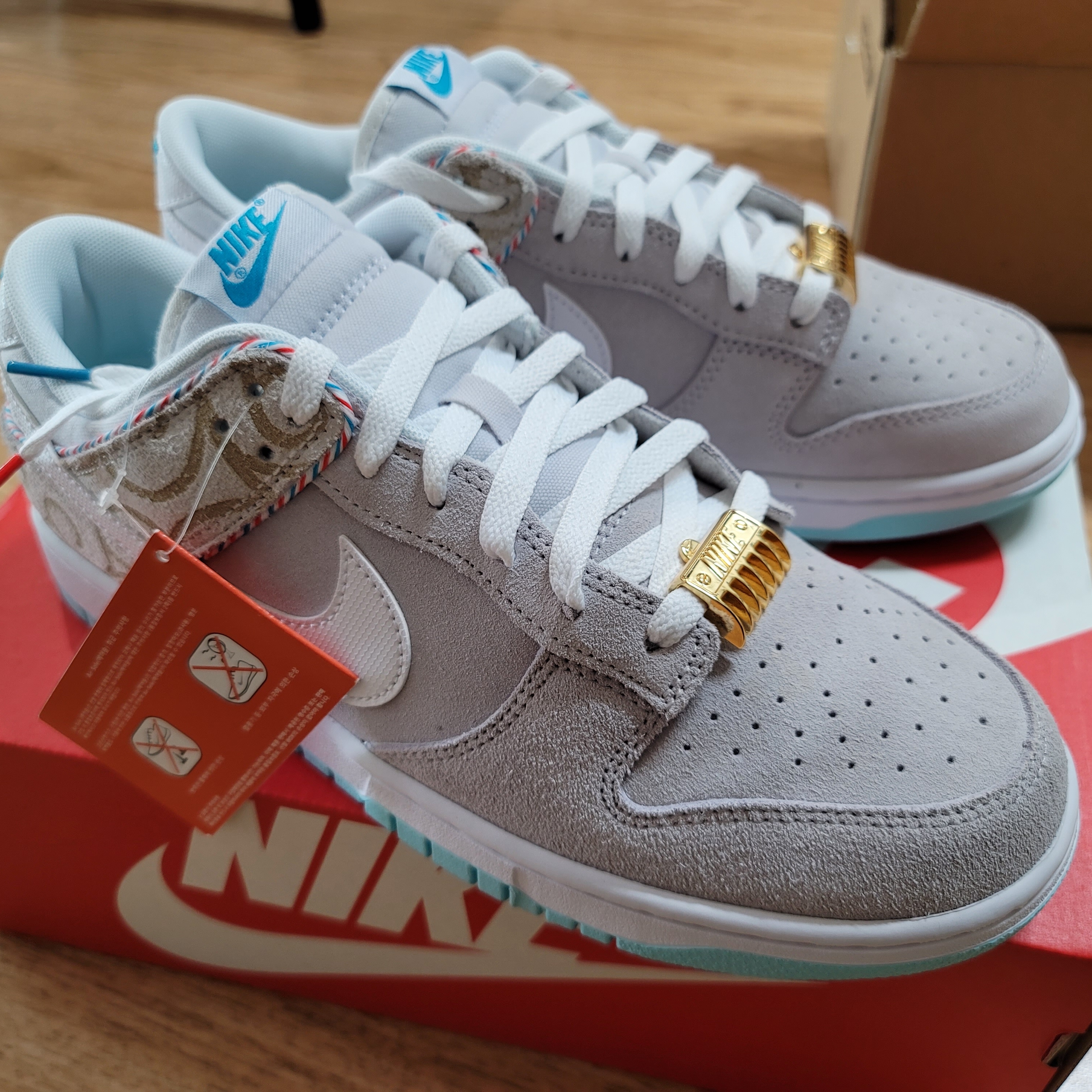 Nike Dunk Low Retro SE Barber Shop Grey 착용 스타일 - 5