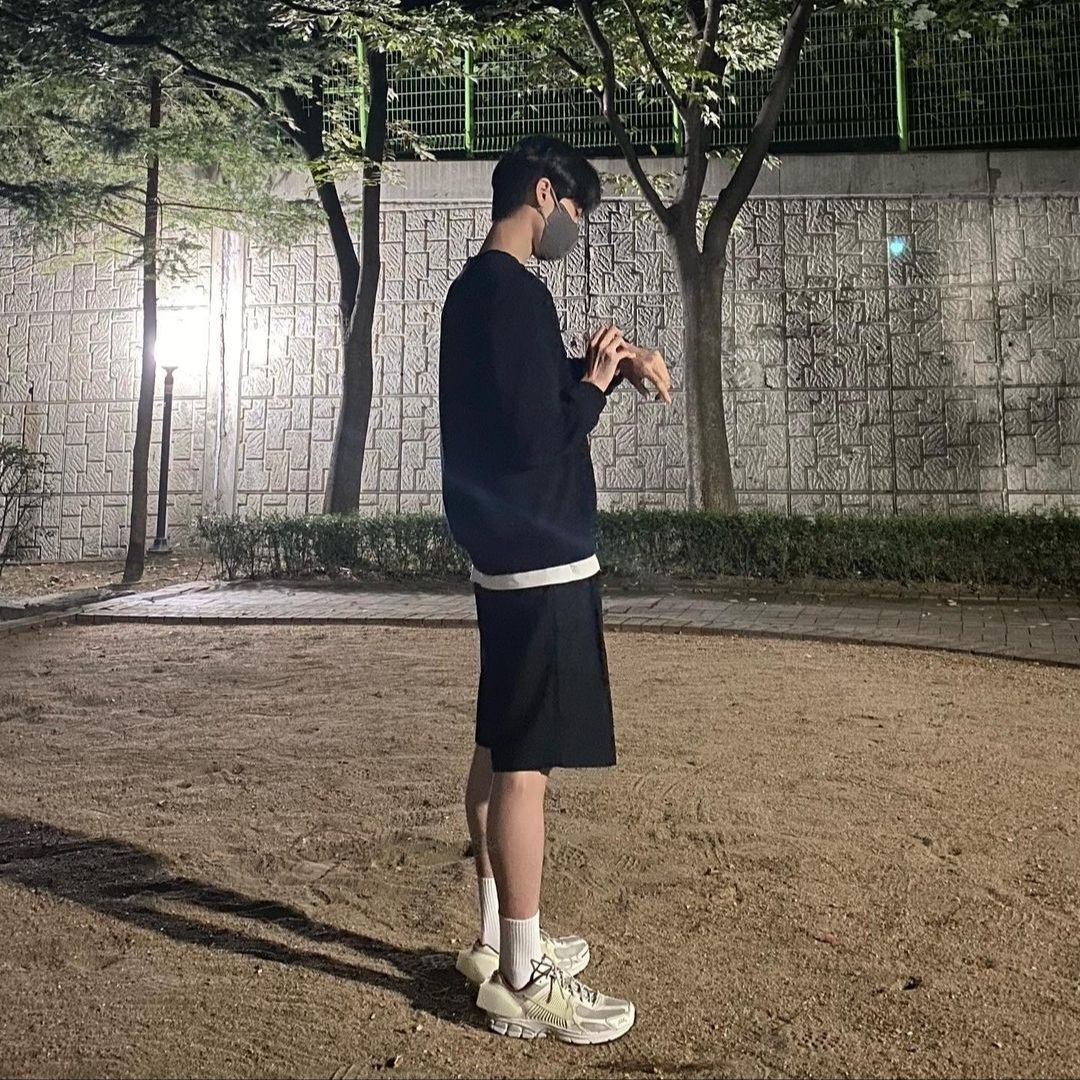 Nike x A-Cold-Wall Zoom Vomero 5 Sail 착용 스타일