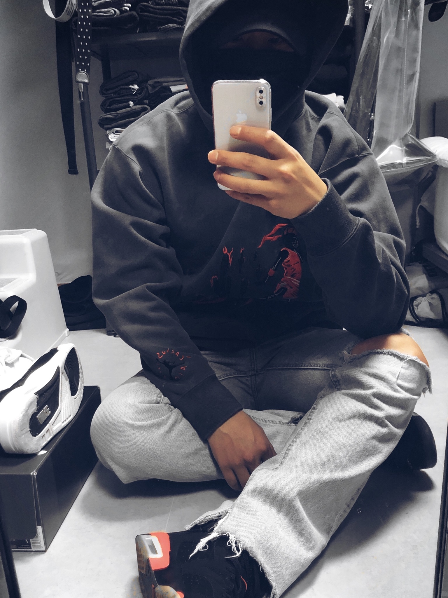 Jordan 6 Retro Infrared 2019, Jordan x Travis Scott Washed Suede Hoodie Grey 착용 스타일
