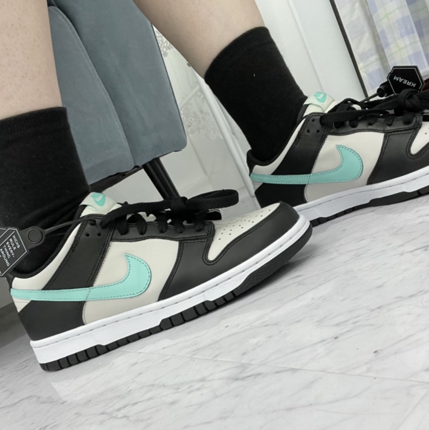 (GS) Nike Dunk Low Light Bone Tropical Twist 착용 스타일