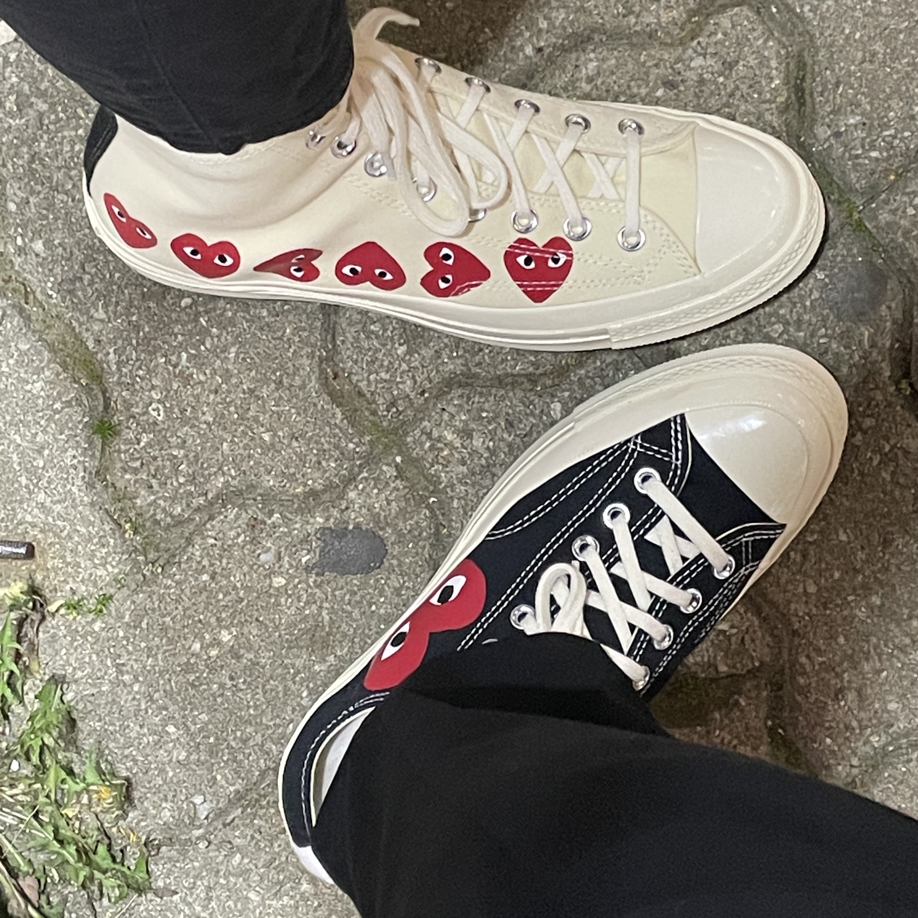 Converse x Play Comme des Garcons Chuck 70 Ox Black, Converse x Play Comme des Garcons Chuck 70 Hi Multi-Heart White 착용 스타일