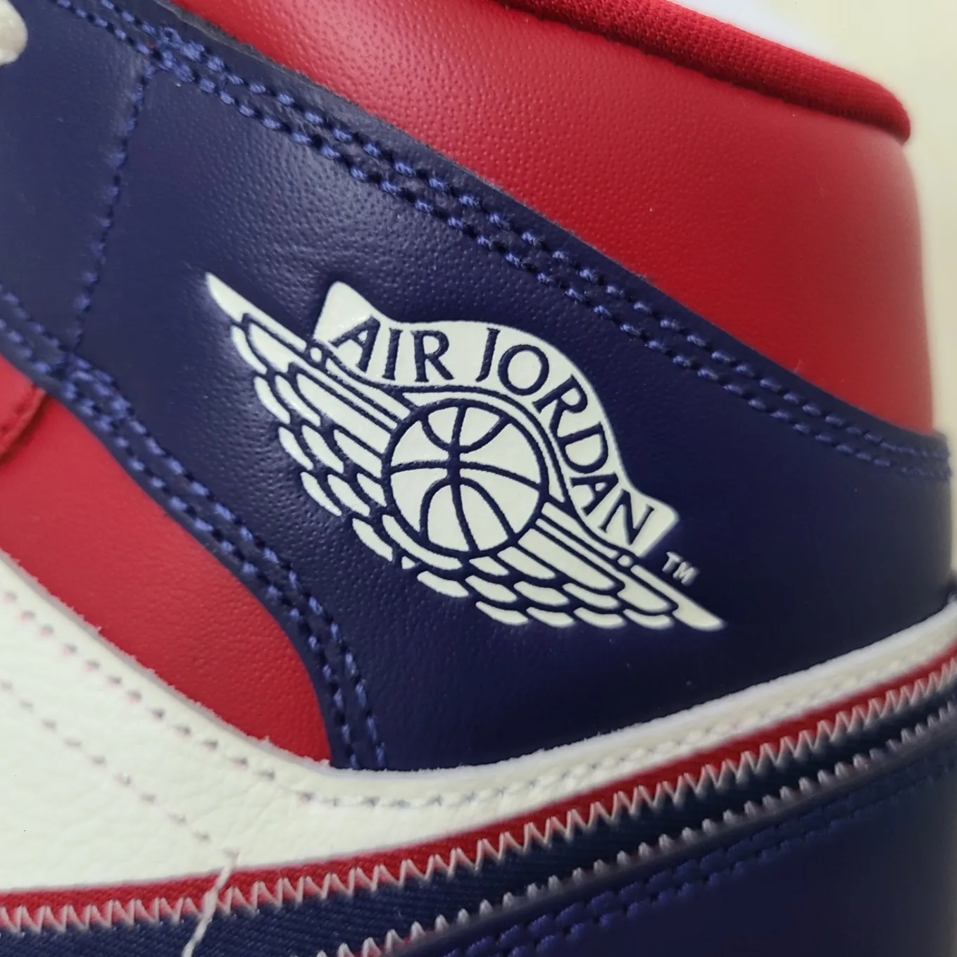 (W) Jordan 1 Mid SE Gym Red Midnight Navy 착용 스타일 - 3