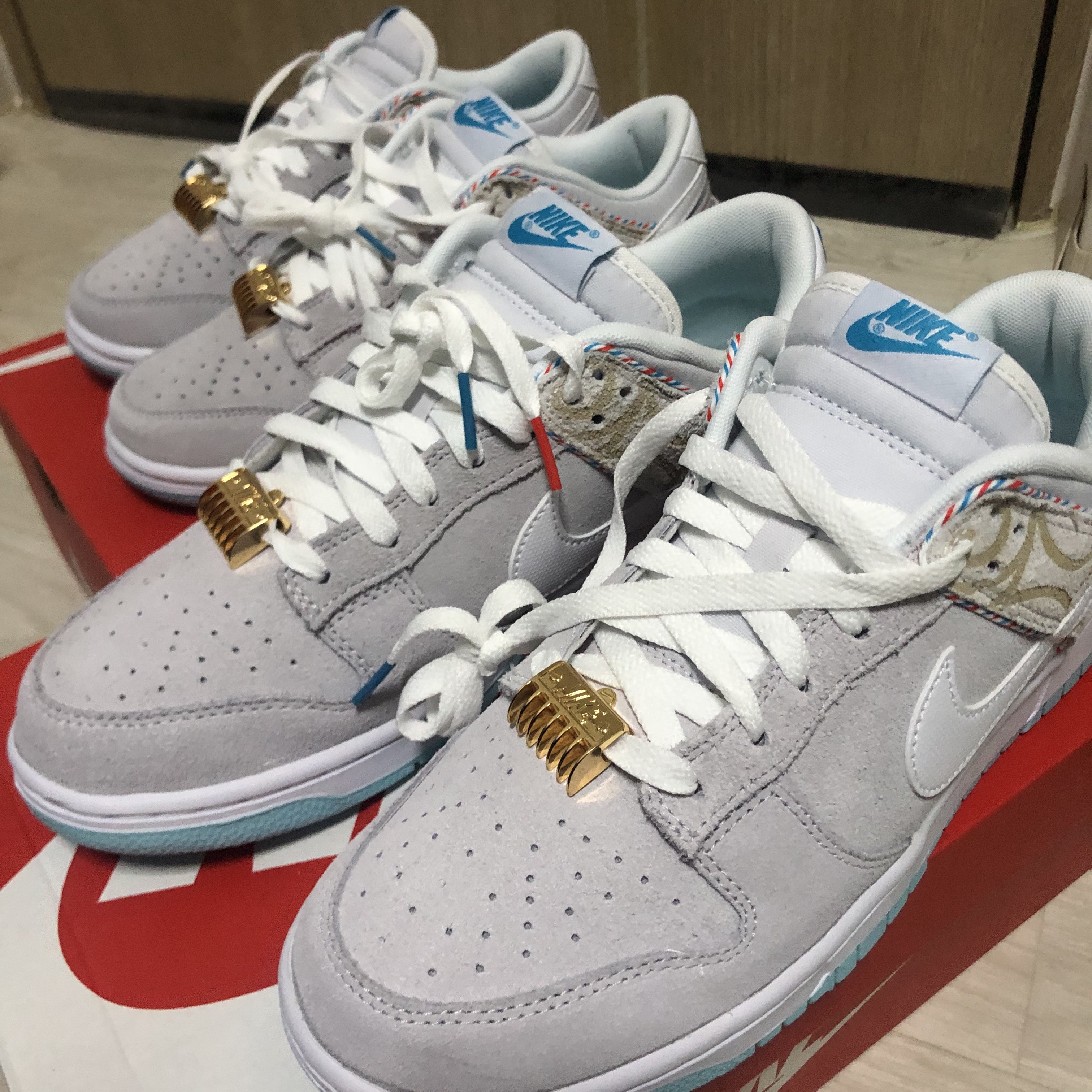 Nike Dunk Low Retro SE Barber Shop Grey 착용 스타일 - 1