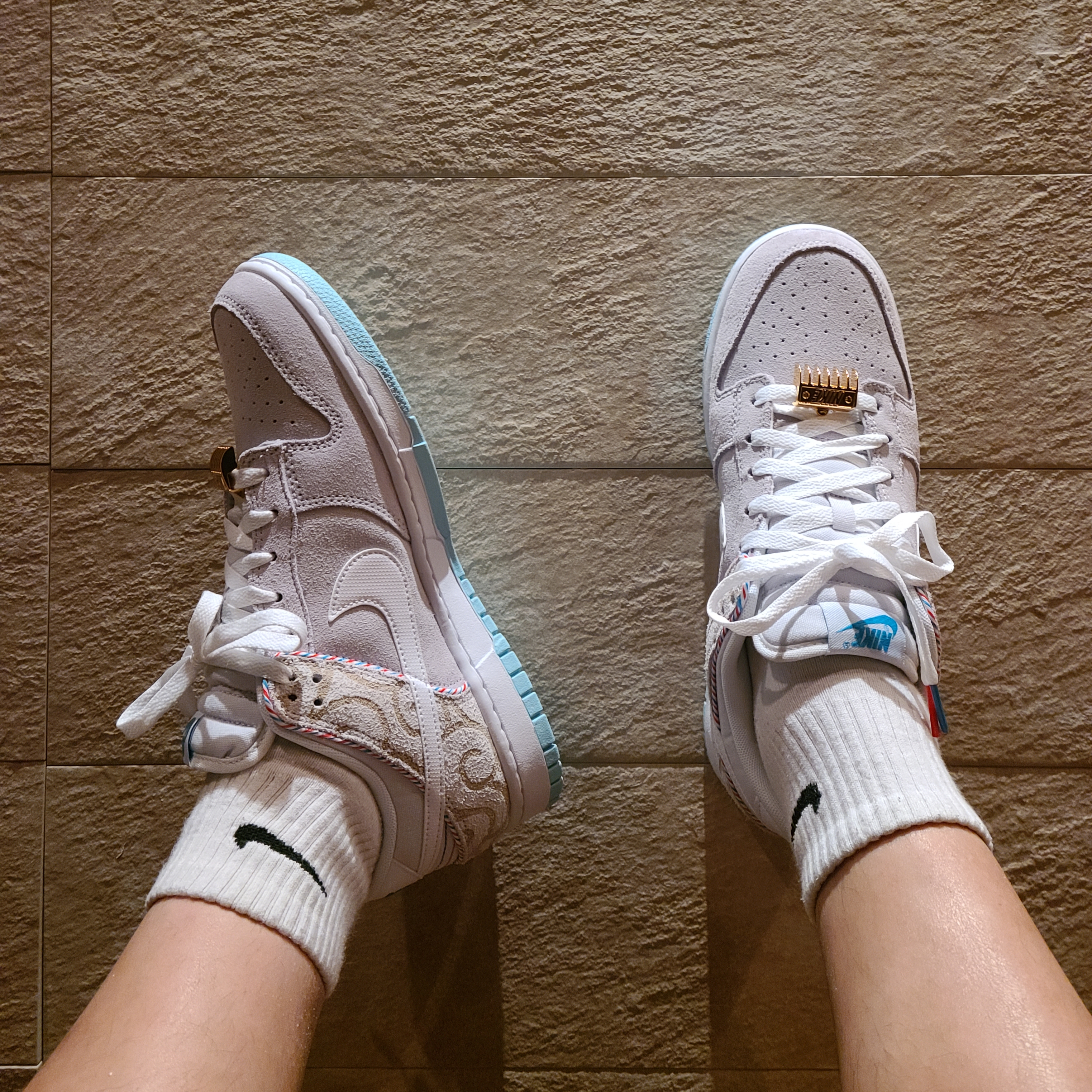 Nike Dunk Low Retro SE Barber Shop Grey 착용 스타일