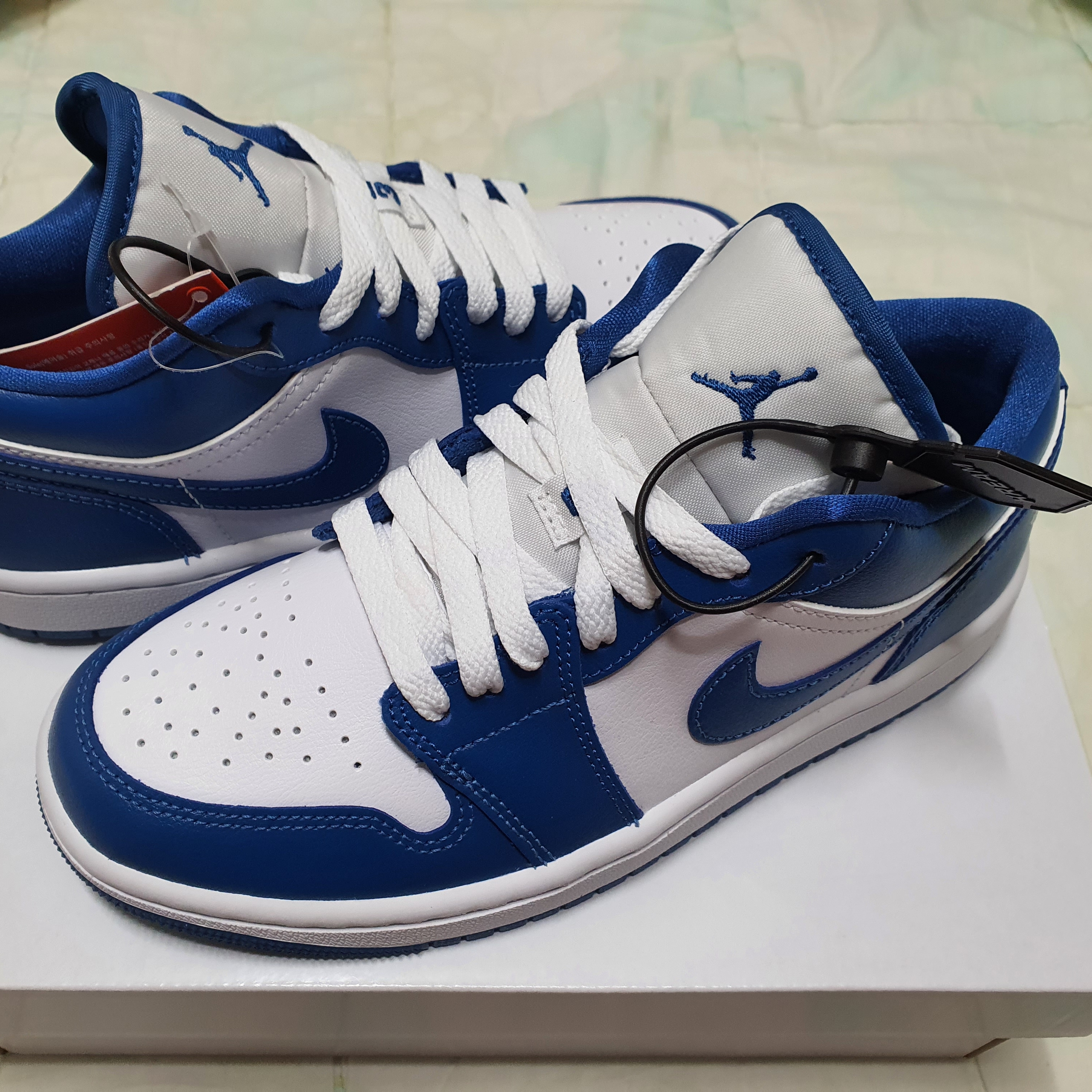 (W) Jordan 1 Low White Dark Marina Blue 착용 스타일