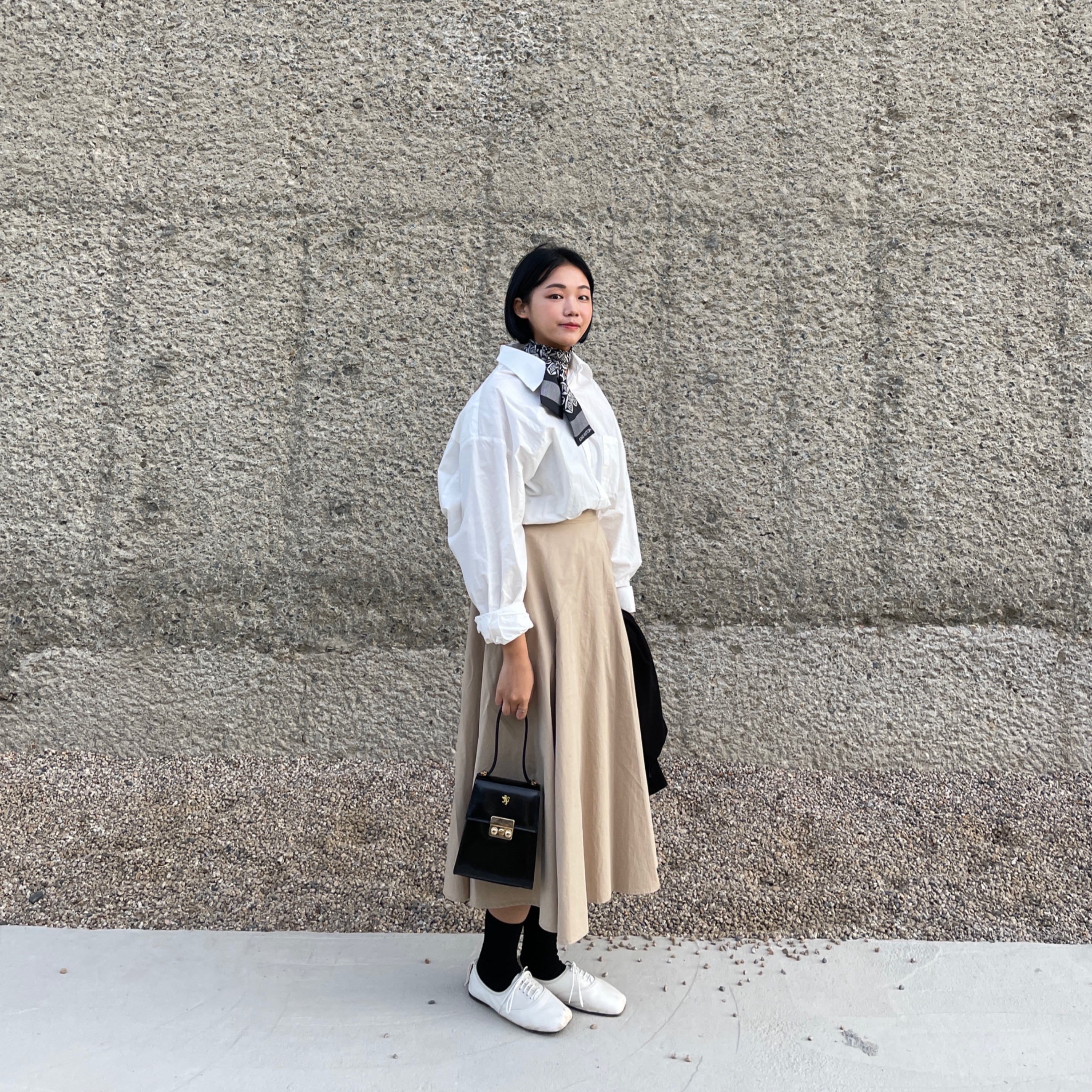 (W) Louis Vuitton Since 1854 Bandeau Grey, (W) Loewe Soft Derby in Lambskin Soft White 착용 스타일 - 1