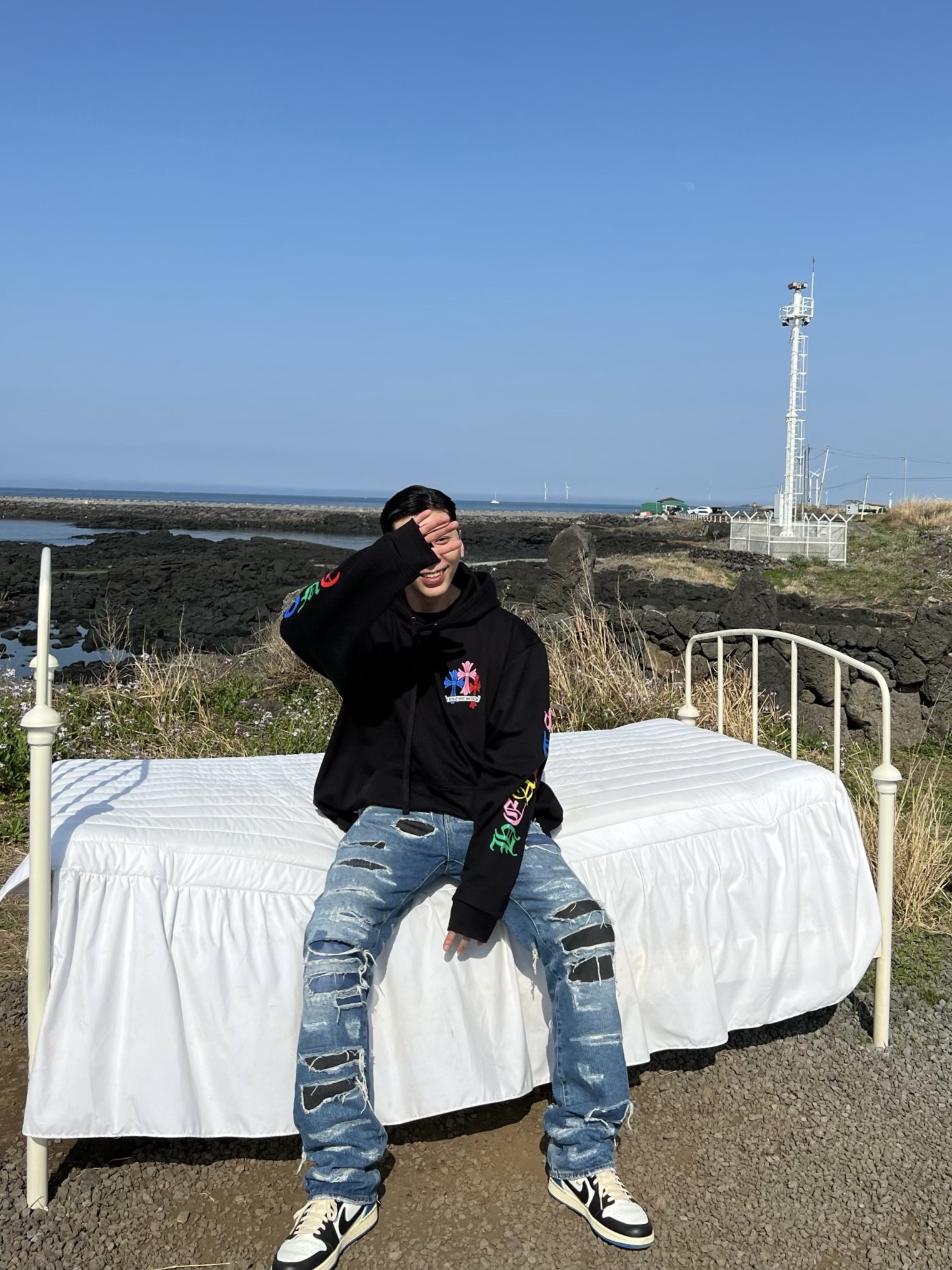 Jordan 1 x Travis Scott x Fragment Retro Low OG SP Military Blue, Chrome Hearts Multi Color Cross Cemetery Hoodie Black 착용 스타일 - 2