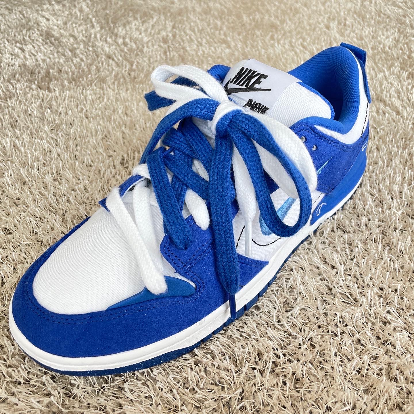 (W) Nike Dunk Low Disrupt 2 White and University Blue 착용 스타일