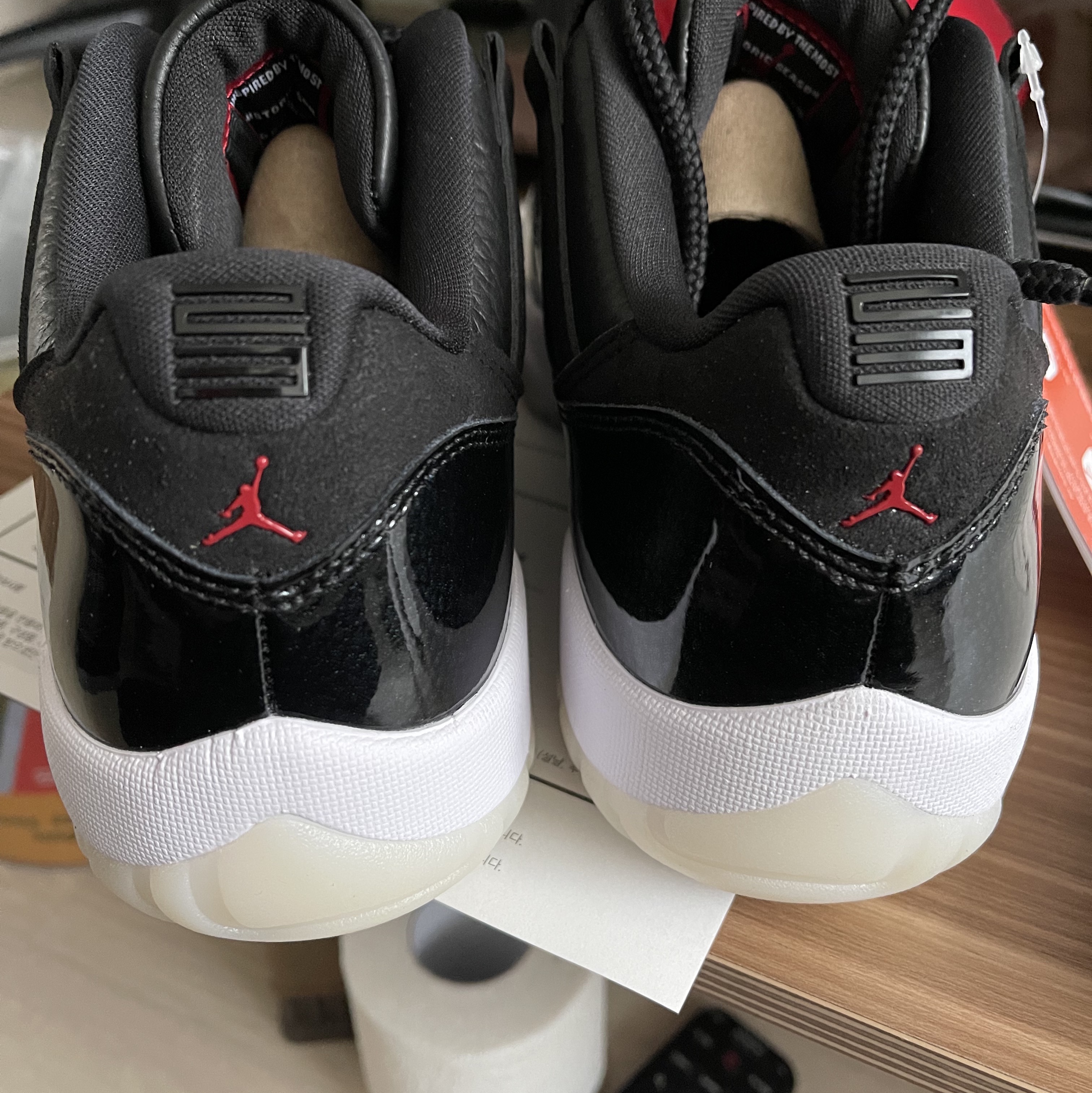 Jordan 11 Retro Low 72-10 착용 스타일 - 1