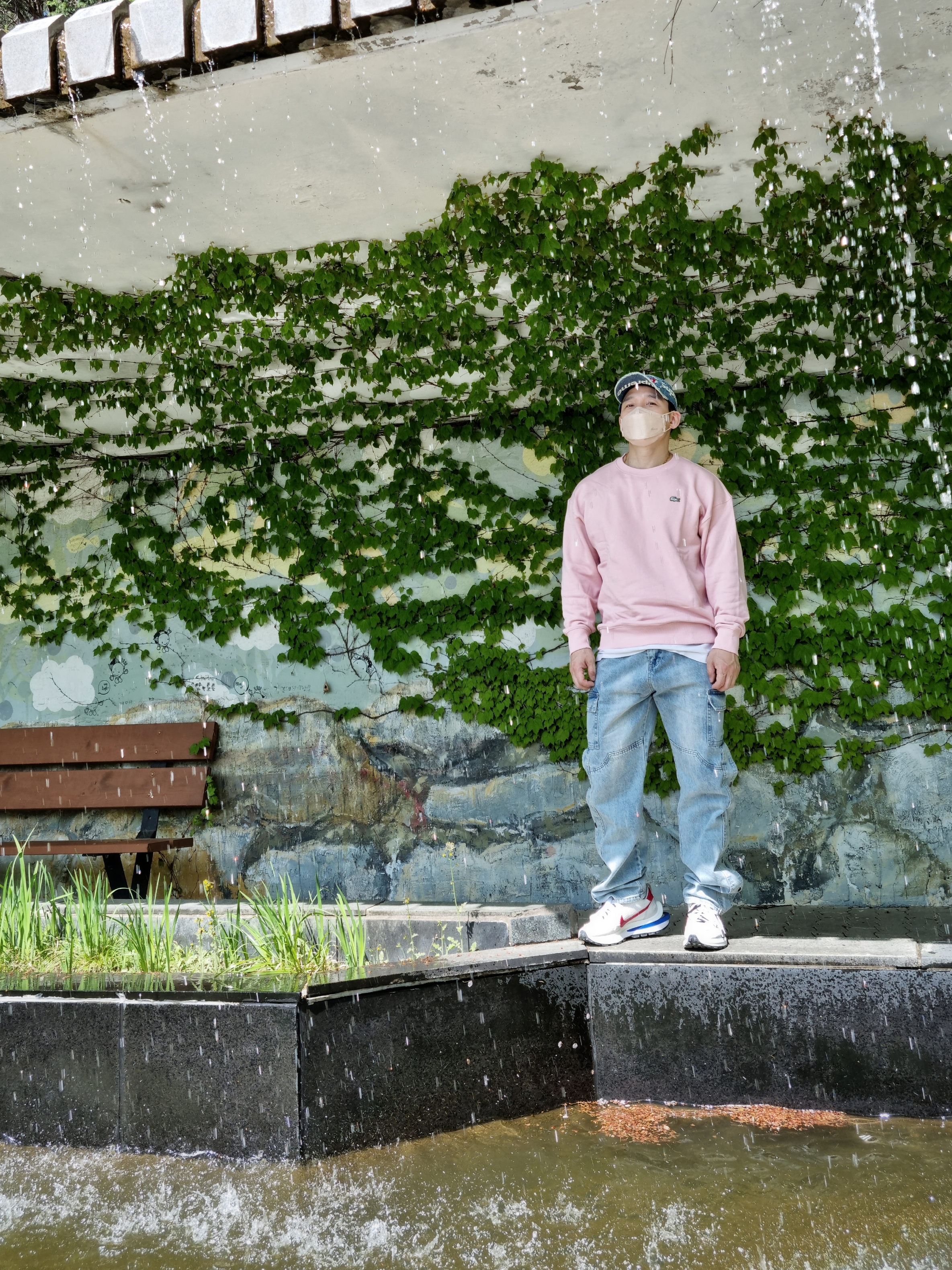 Supreme Frayed Logos Denim Camp Cap Blue - 21SS, Nike x Sacai VaporWaffle Royal Fuchsia 착용 스타일 - 3