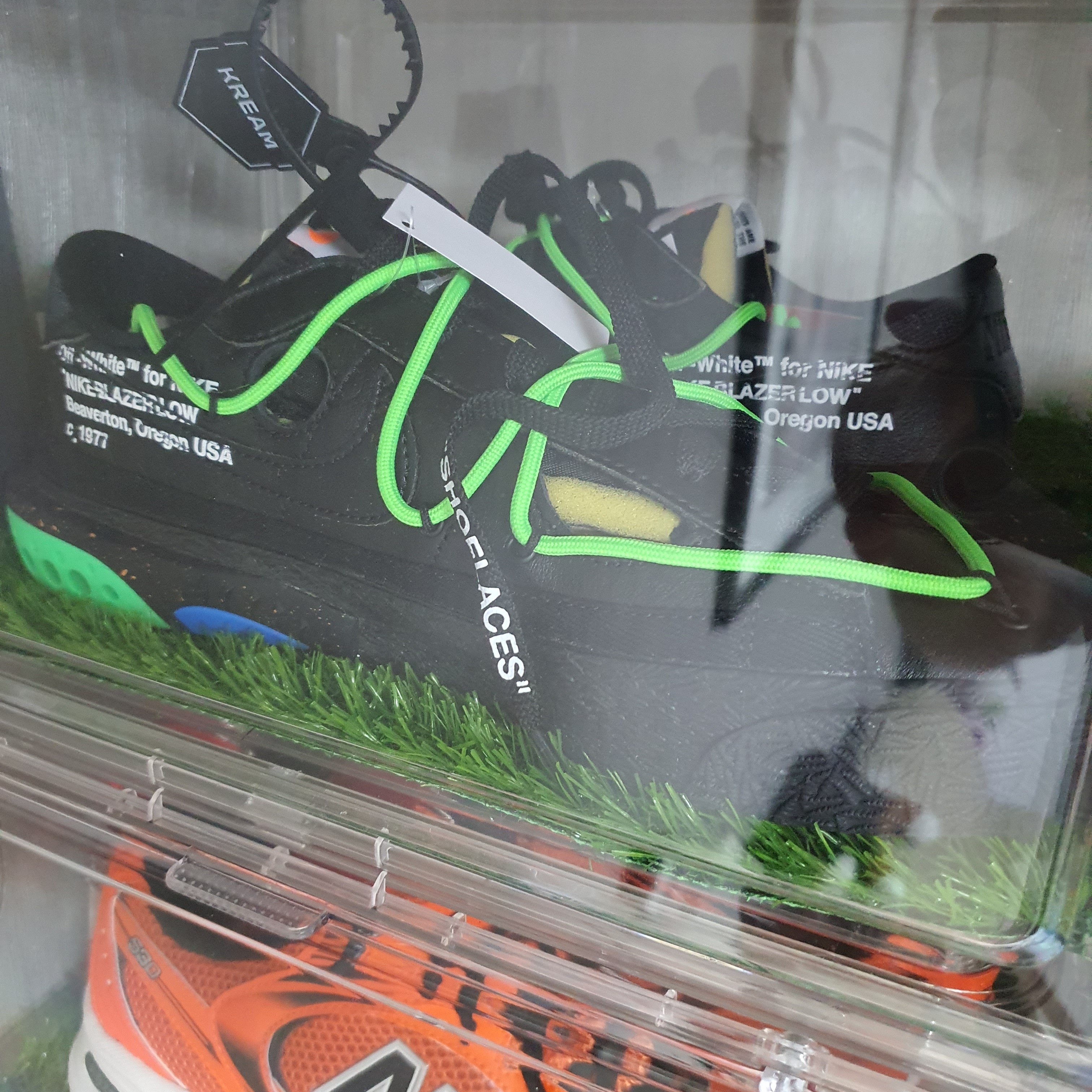 Nike x Off-White Blazer Low '77 Black and Electro Green 착용 스타일