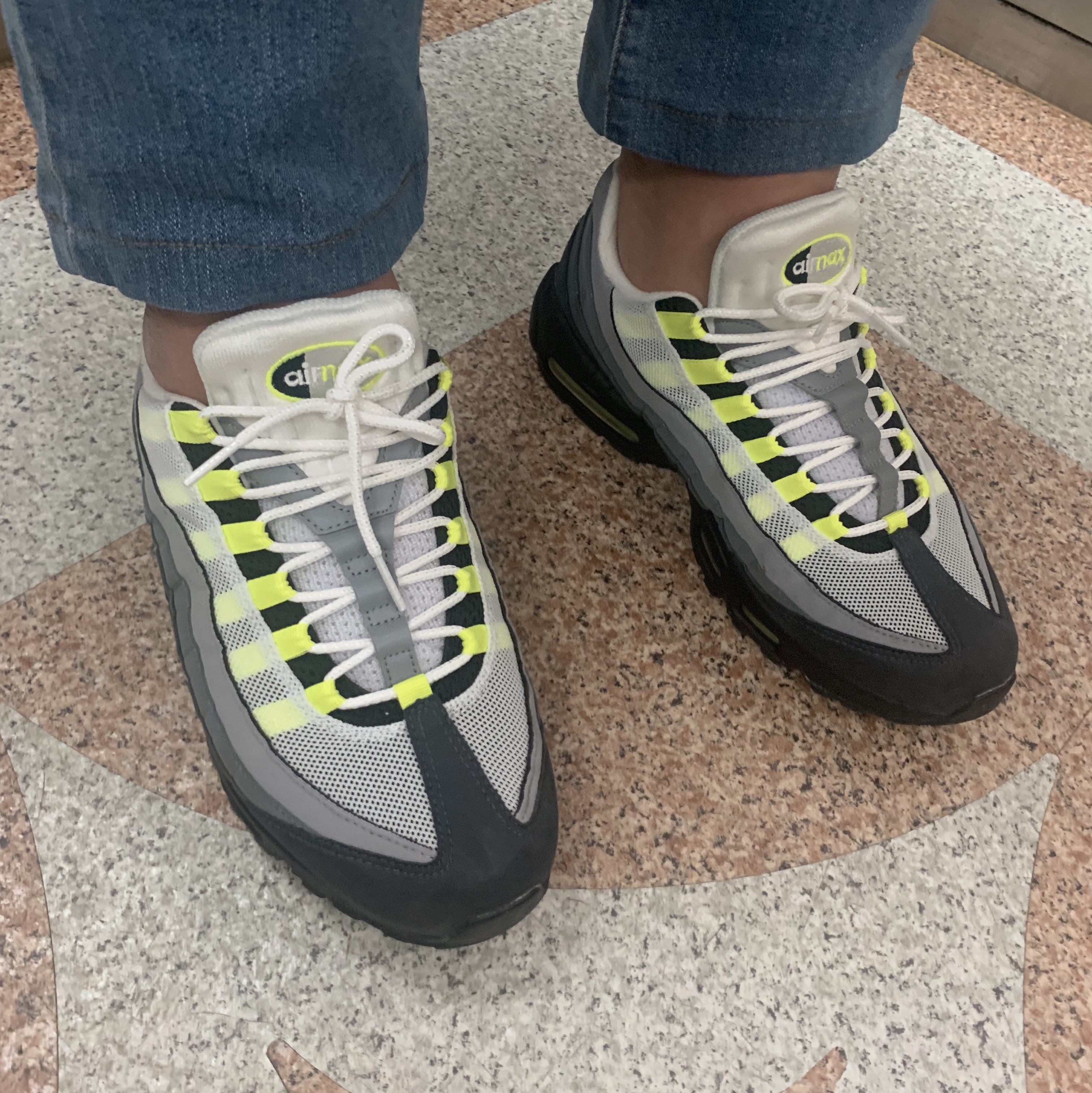 Nike Air Max 95 OG Neon Yellow 2020 착용 스타일