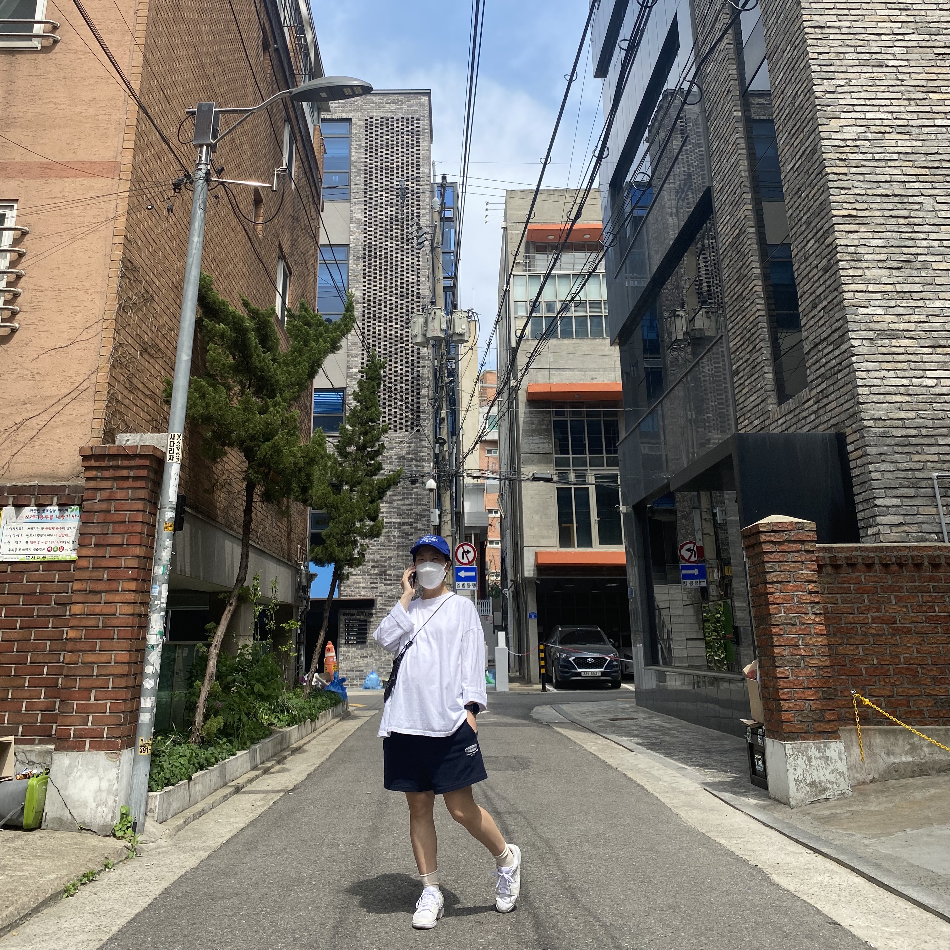 (W) Nike Dunk Low Triple White, Nike x Sacai x Fragment LDWaffle Blackened Blue 착용 스타일 - 1