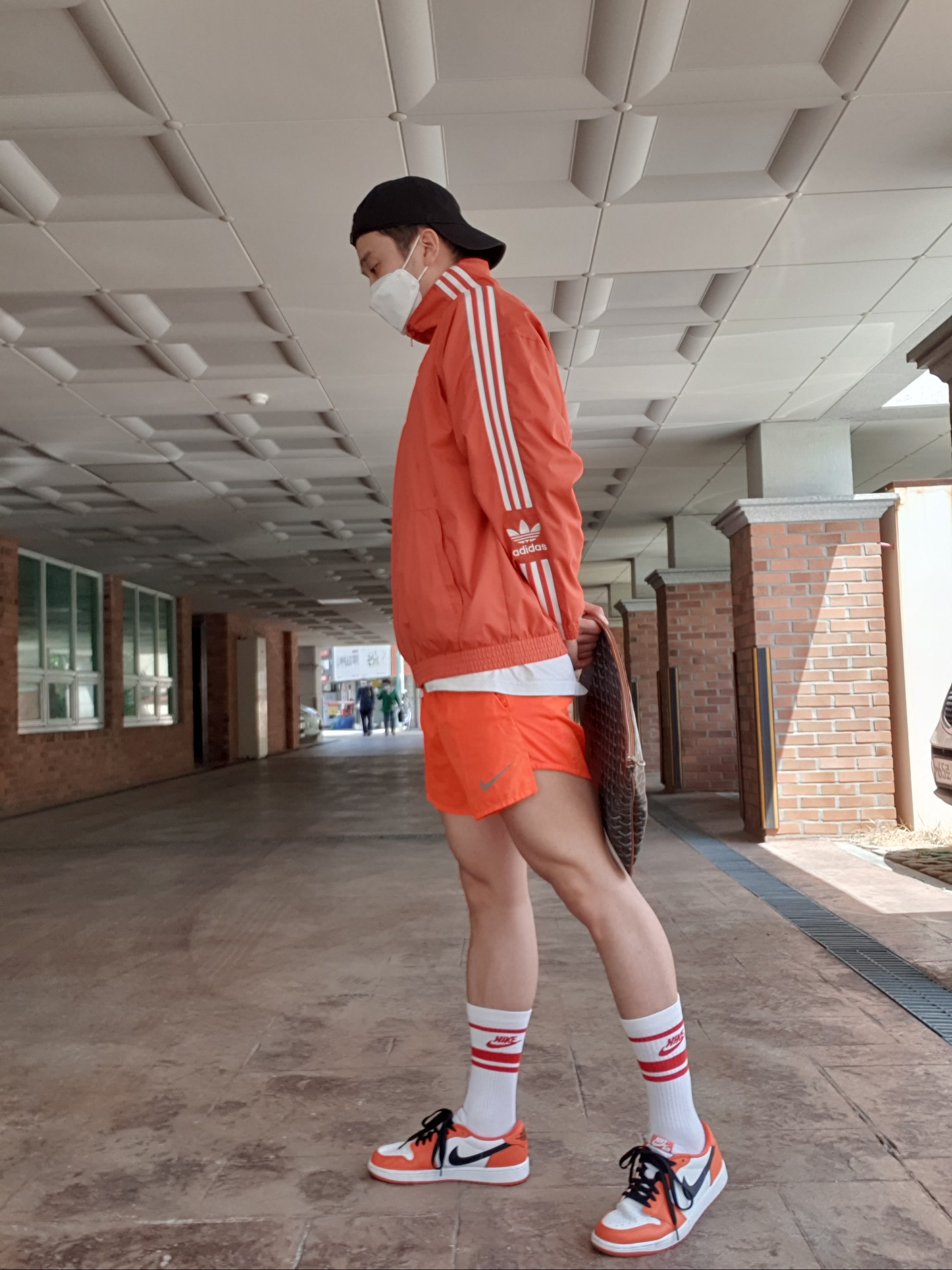 Jordan 1 Low OG Starfish 착용 스타일 - 1