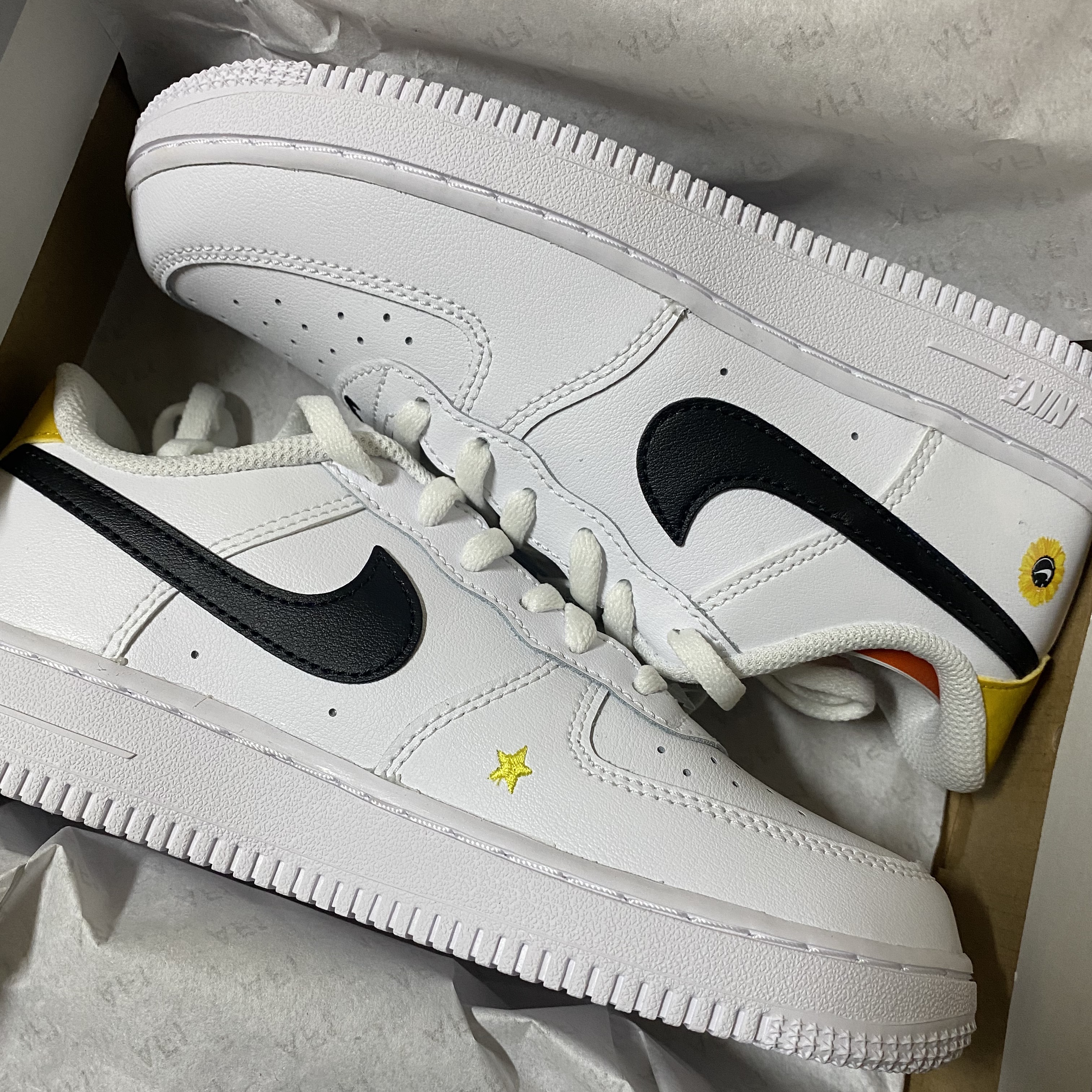 (GS) Nike Air Force 1 LV8 Have a Nike Day 착용 스타일
