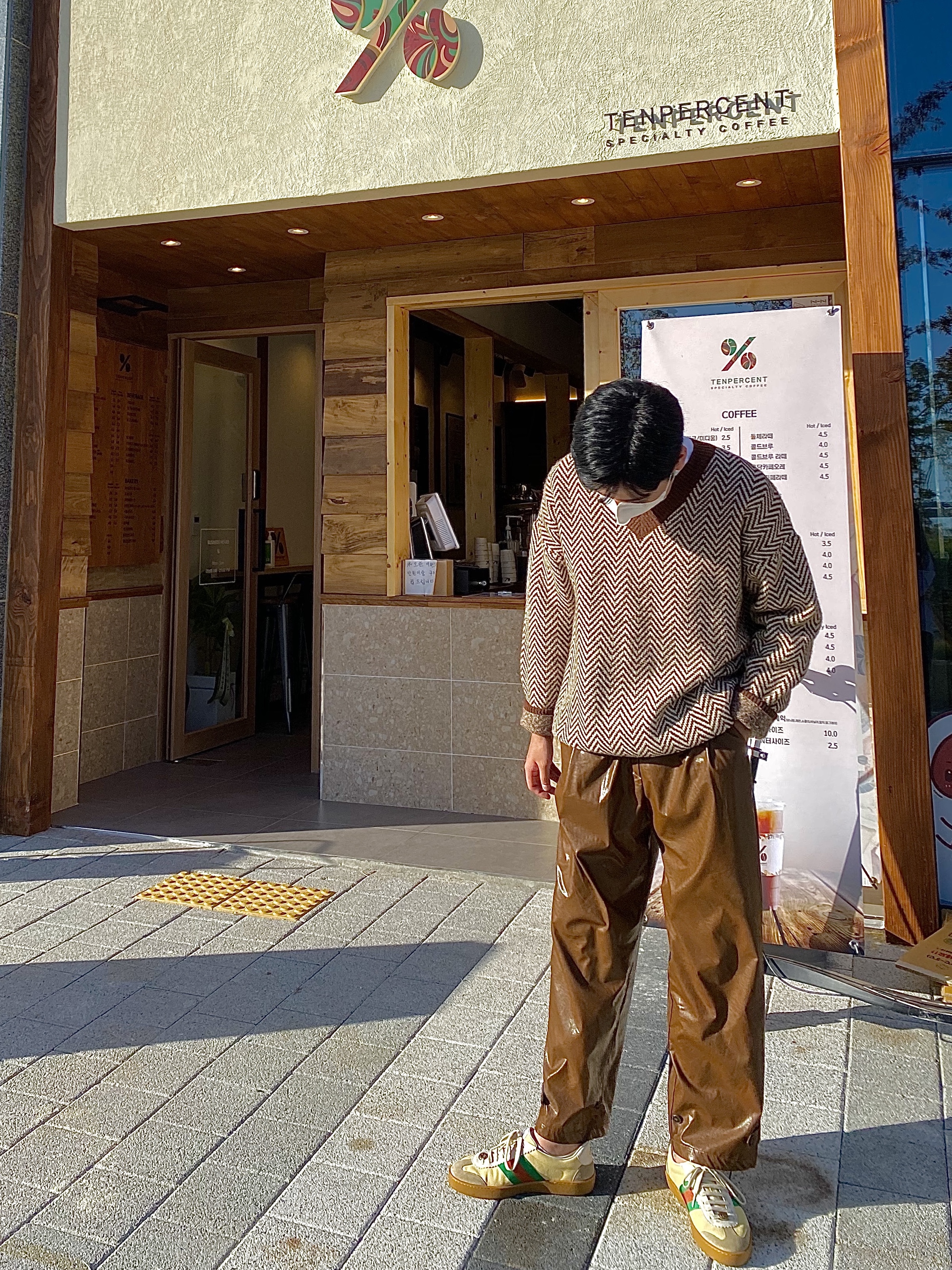 Gucci Screener GG Canvas Distressed Sneakers 착용 스타일