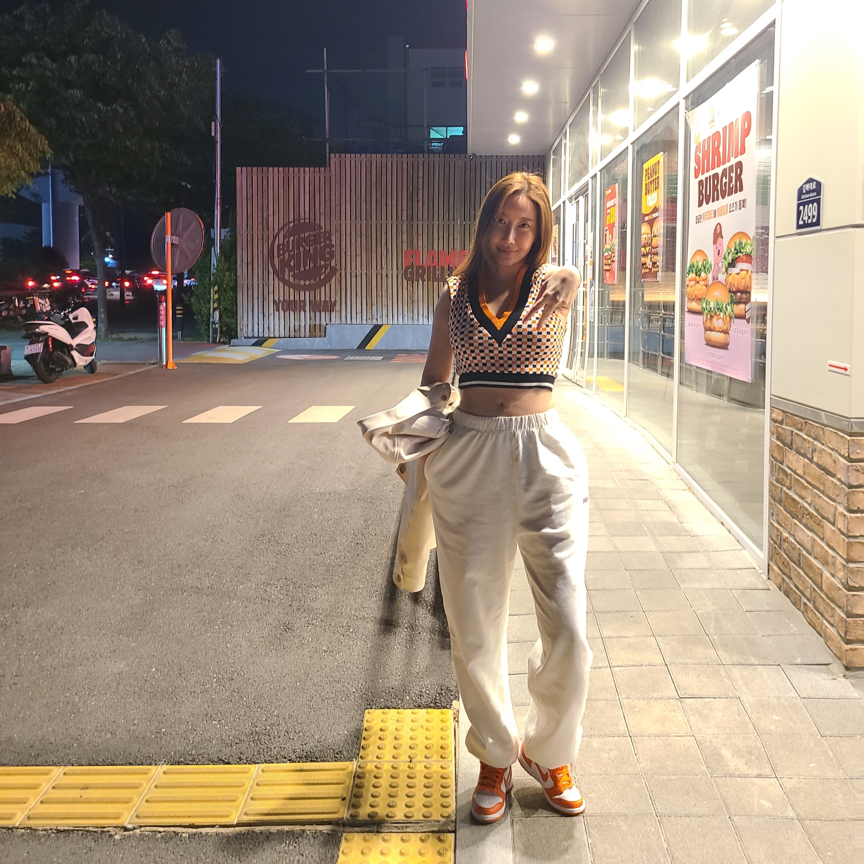 Nike Dunk High Retro Orange Blaze 착용 스타일 - 3