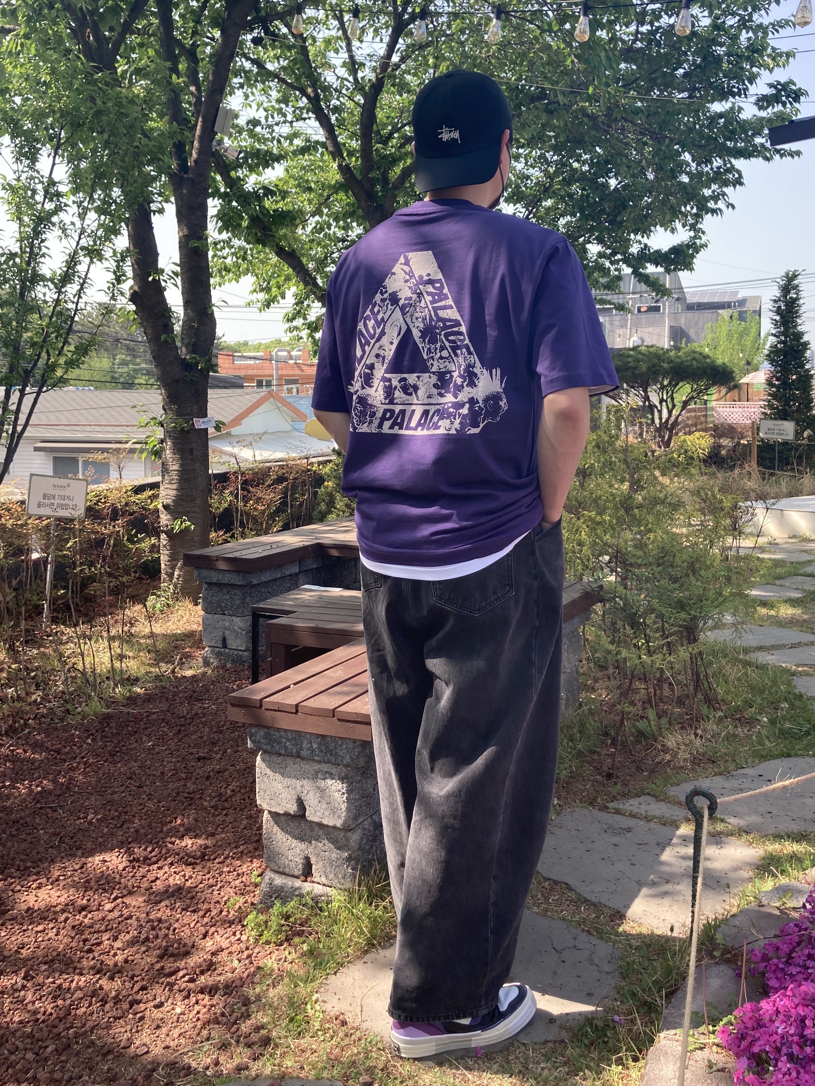 Stussy Stock Low Pro Cap Black, Palace Tri-Heads T-Shirt Purple - 21FW 착용 스타일 - 1