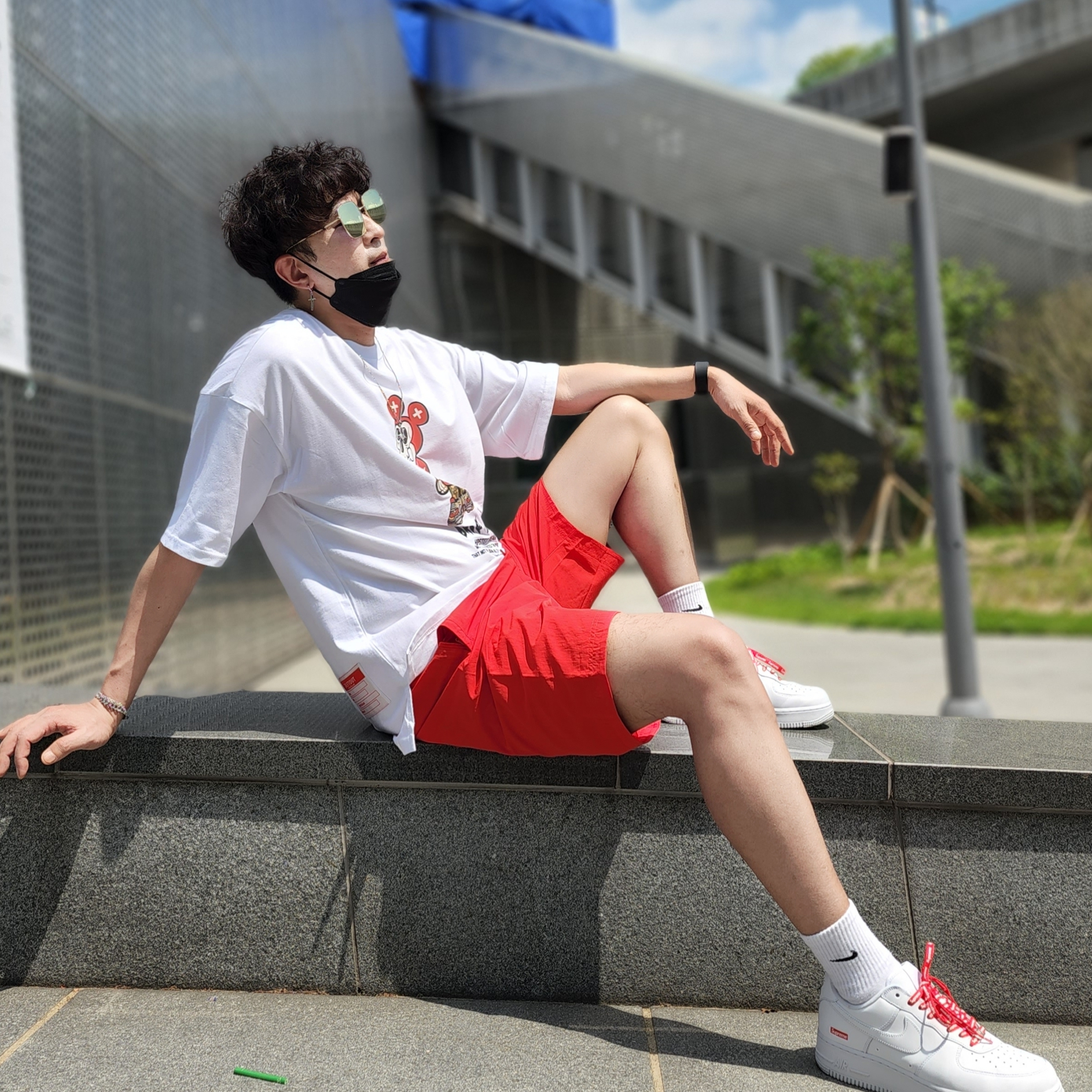 Nike x Supreme Air Force 1 Low White, Nike Starting Five Jacket Black - Asia 착용 스타일 - 1