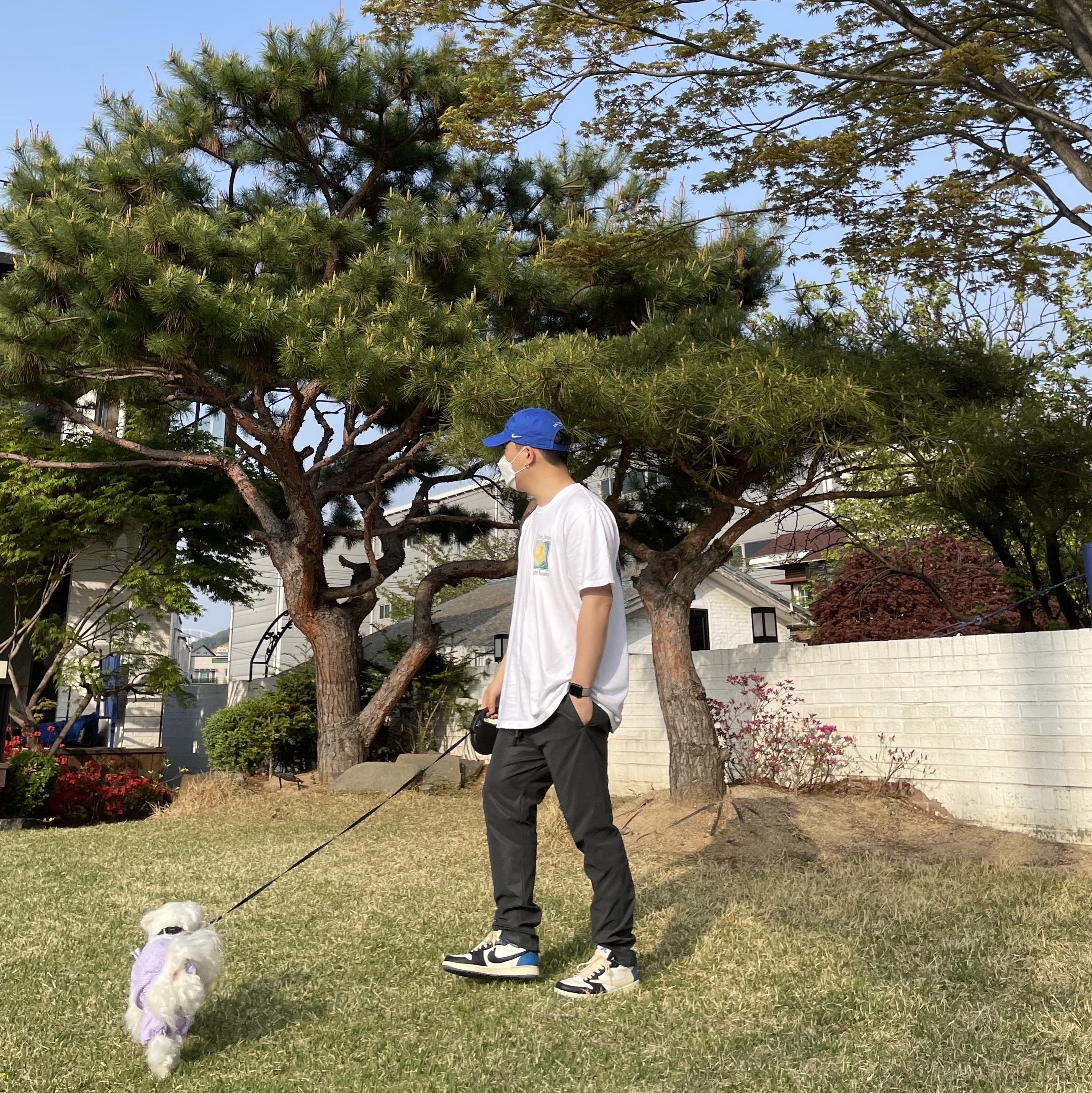 Jordan 1 x Travis Scott x Fragment Retro Low OG SP Military Blue, Essentials Track Pants Reflective Black - 20FW 착용 스타일