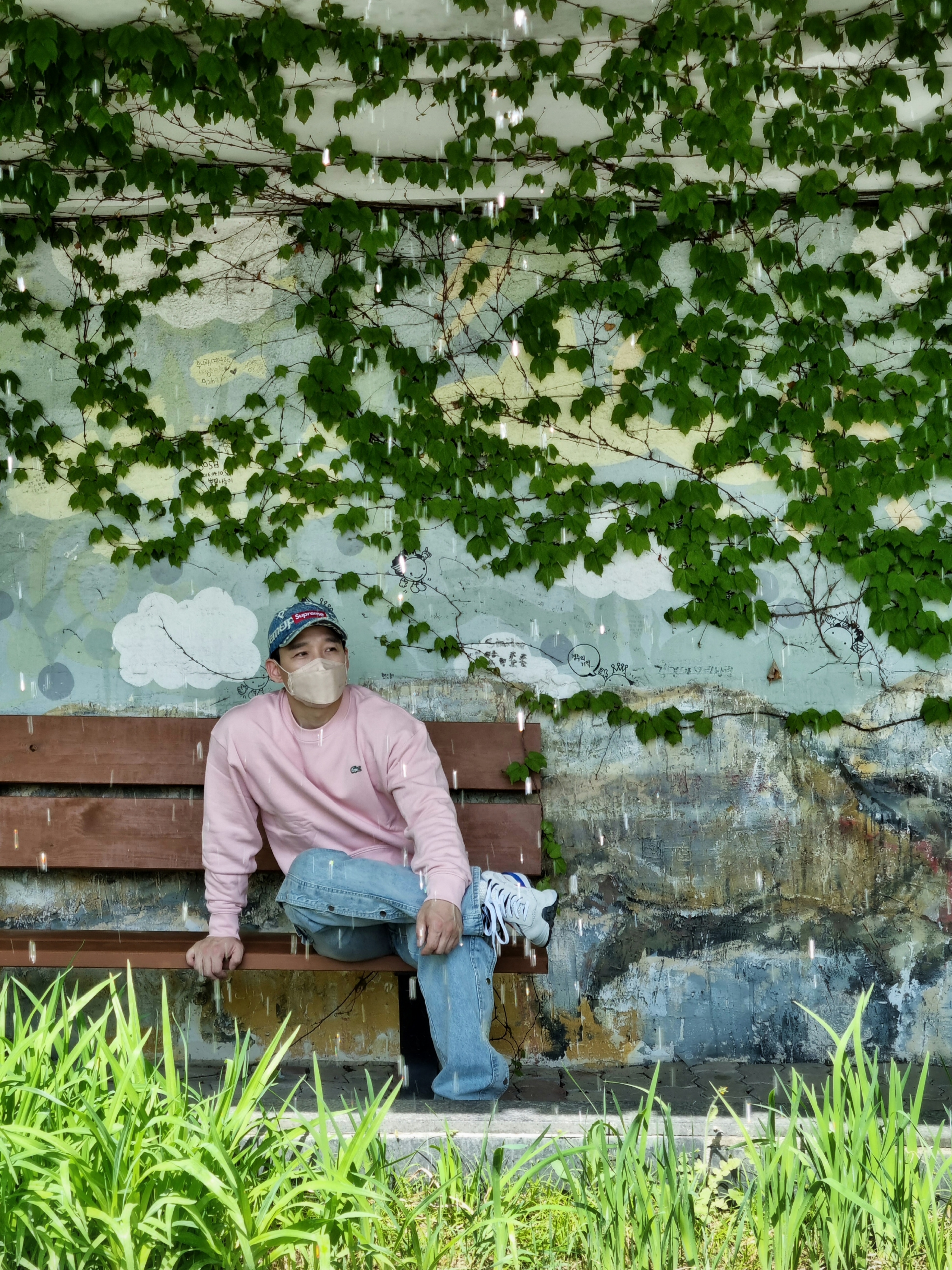 Supreme Frayed Logos Denim Camp Cap Blue - 21SS, Nike x Sacai VaporWaffle Royal Fuchsia 착용 스타일 - 2