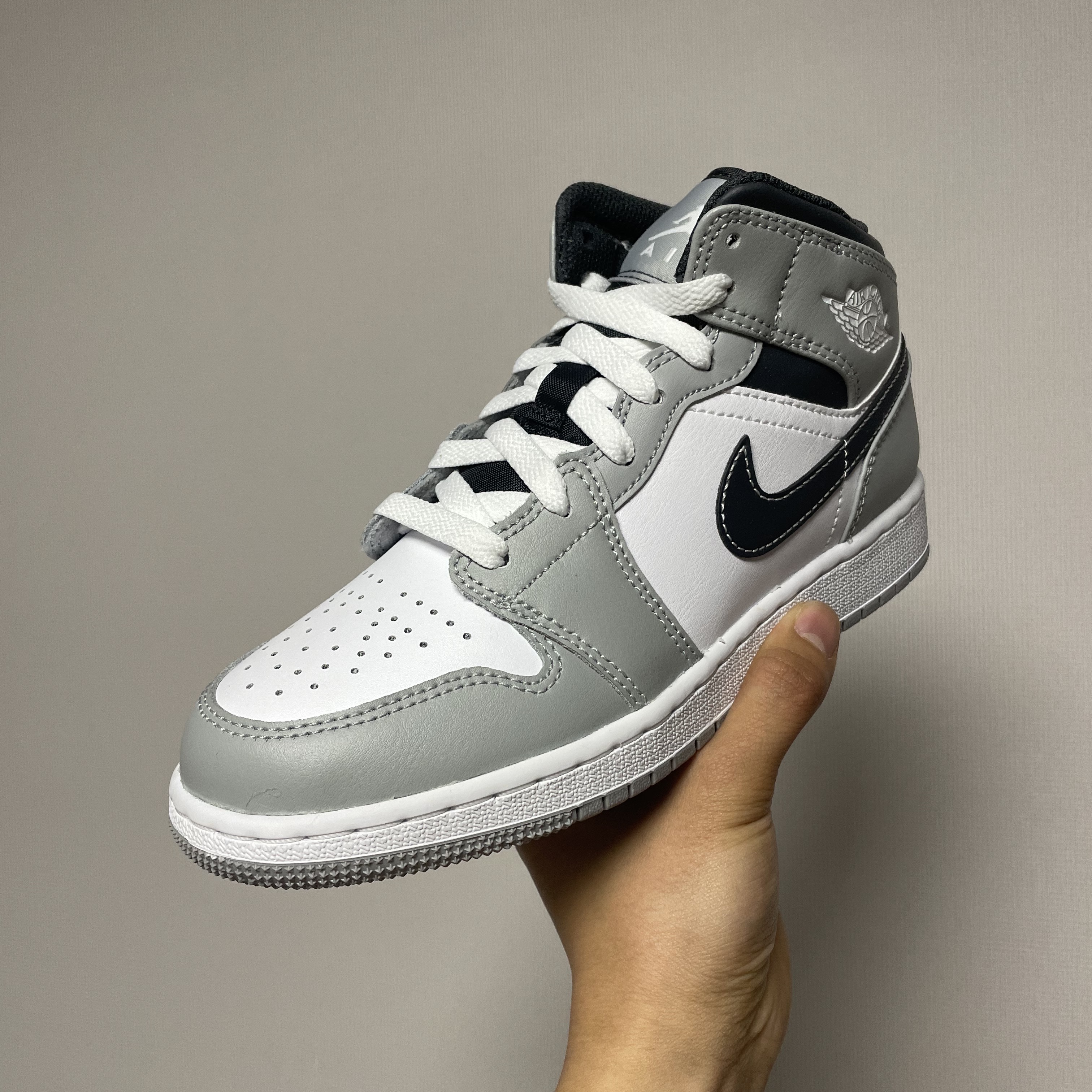 (GS) Jordan 1 Mid Light Smoke Grey Anthracite 착용 스타일