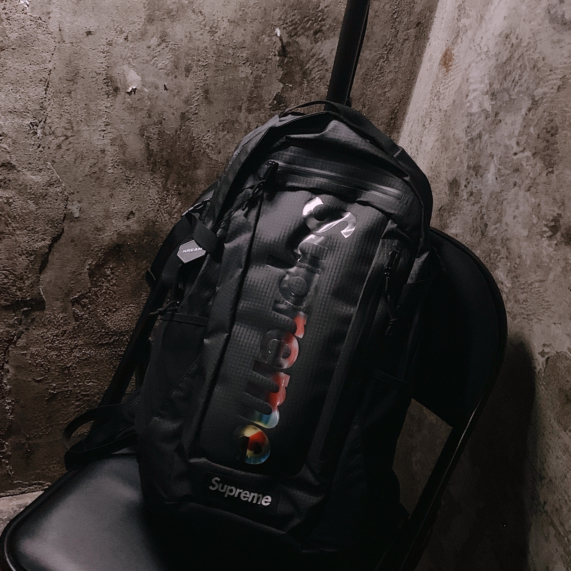 Supreme Backpack Black - 21SS 착용 스타일