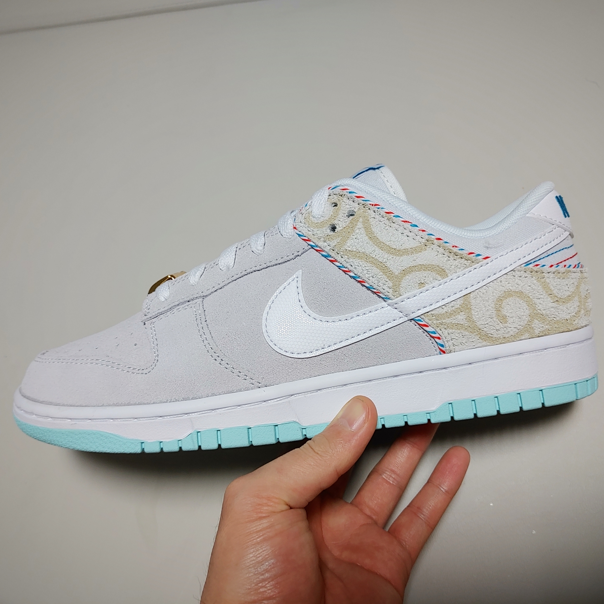 Nike Dunk Low Retro SE Barber Shop Grey 착용 스타일 - 1