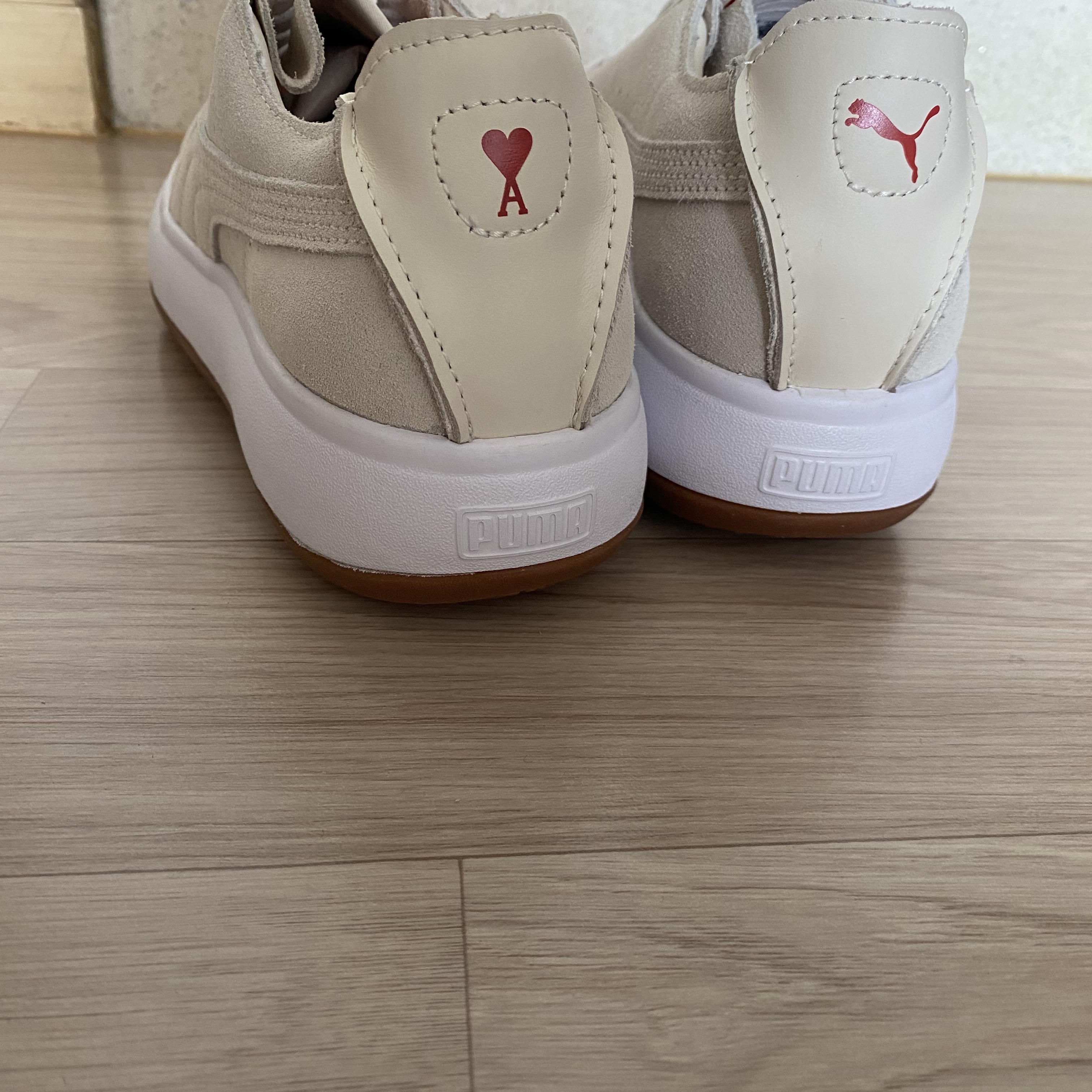 Puma x AMI Suede Mayu Deconstruct Pristine 착용 스타일 - 3