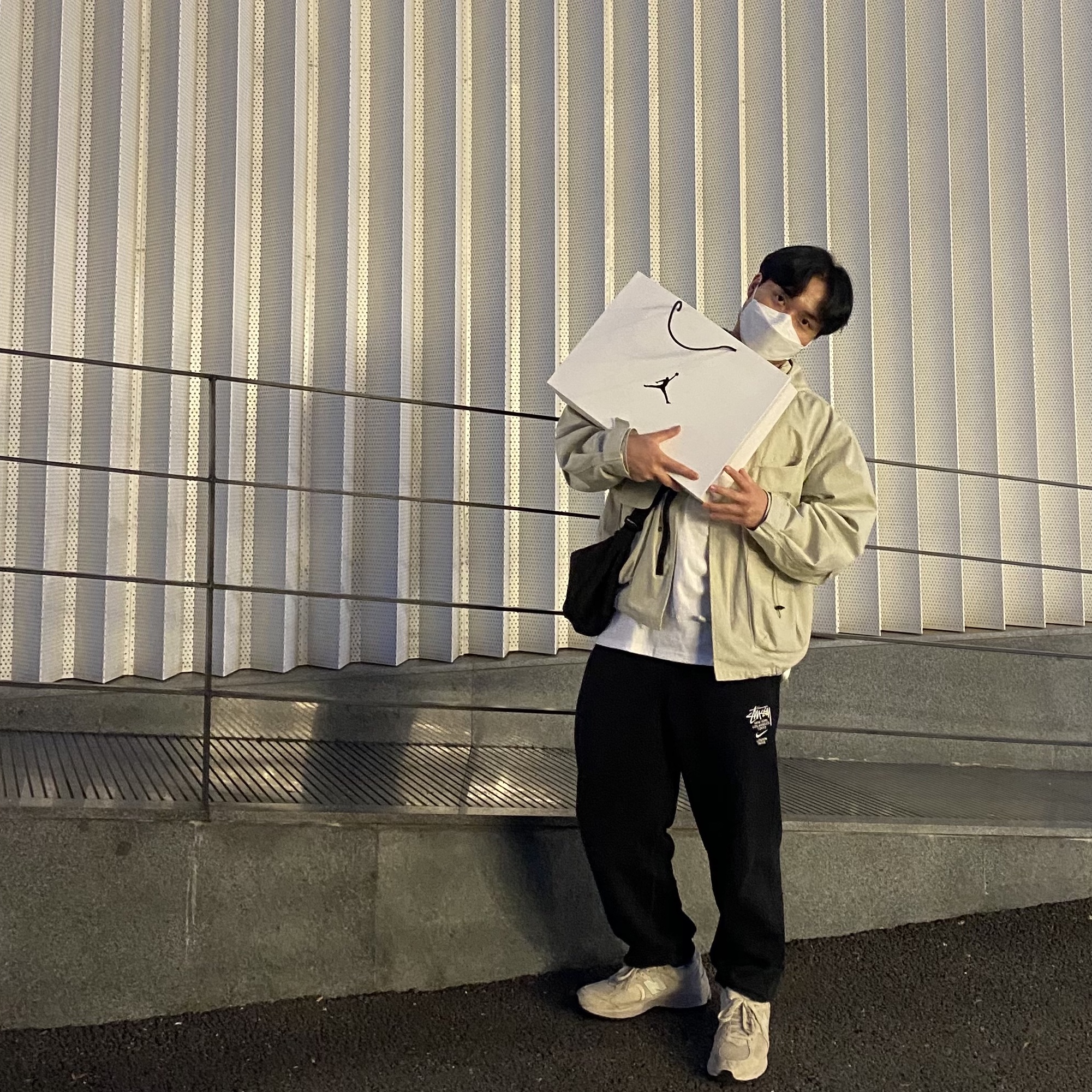Nike x Stussy NRG ZR Fleece Pants Black - US/EU, New Balance 2002R Beige Bone 착용 스타일