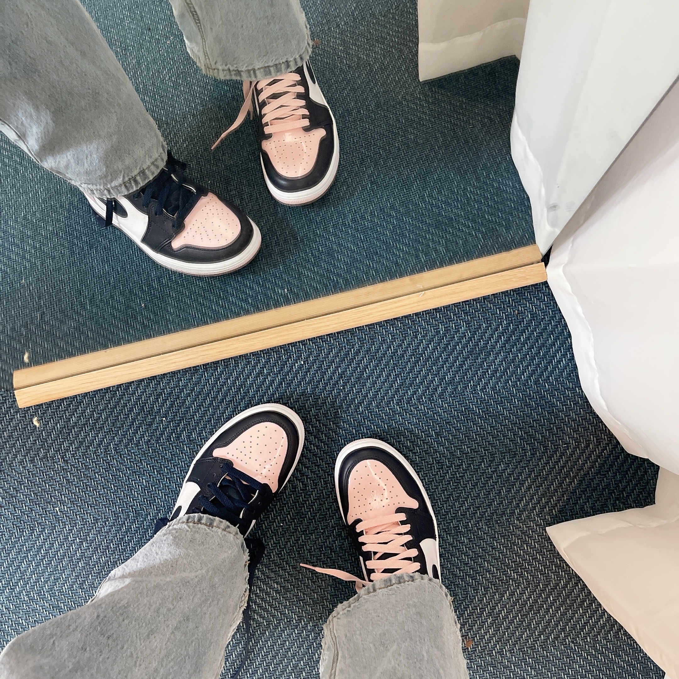 (W) Jordan 1 Retro High OG Atmosphere 착용 스타일 - 5
