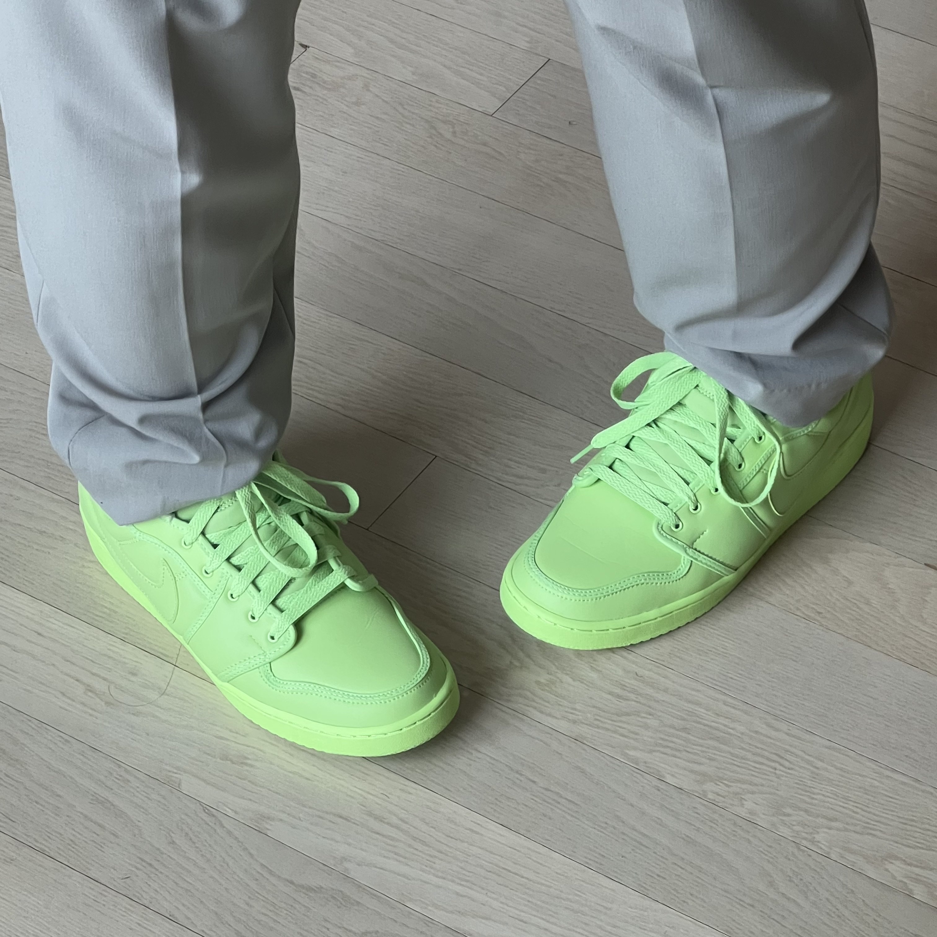 (W) Jordan 1 x Billie Eilish KO SP Lime Green 착용 스타일 - 2