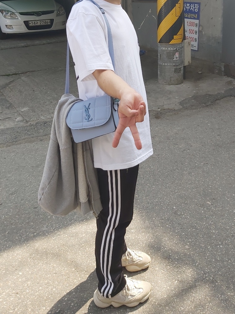 Adidas Yeezy 500 Blush 2018 착용 스타일