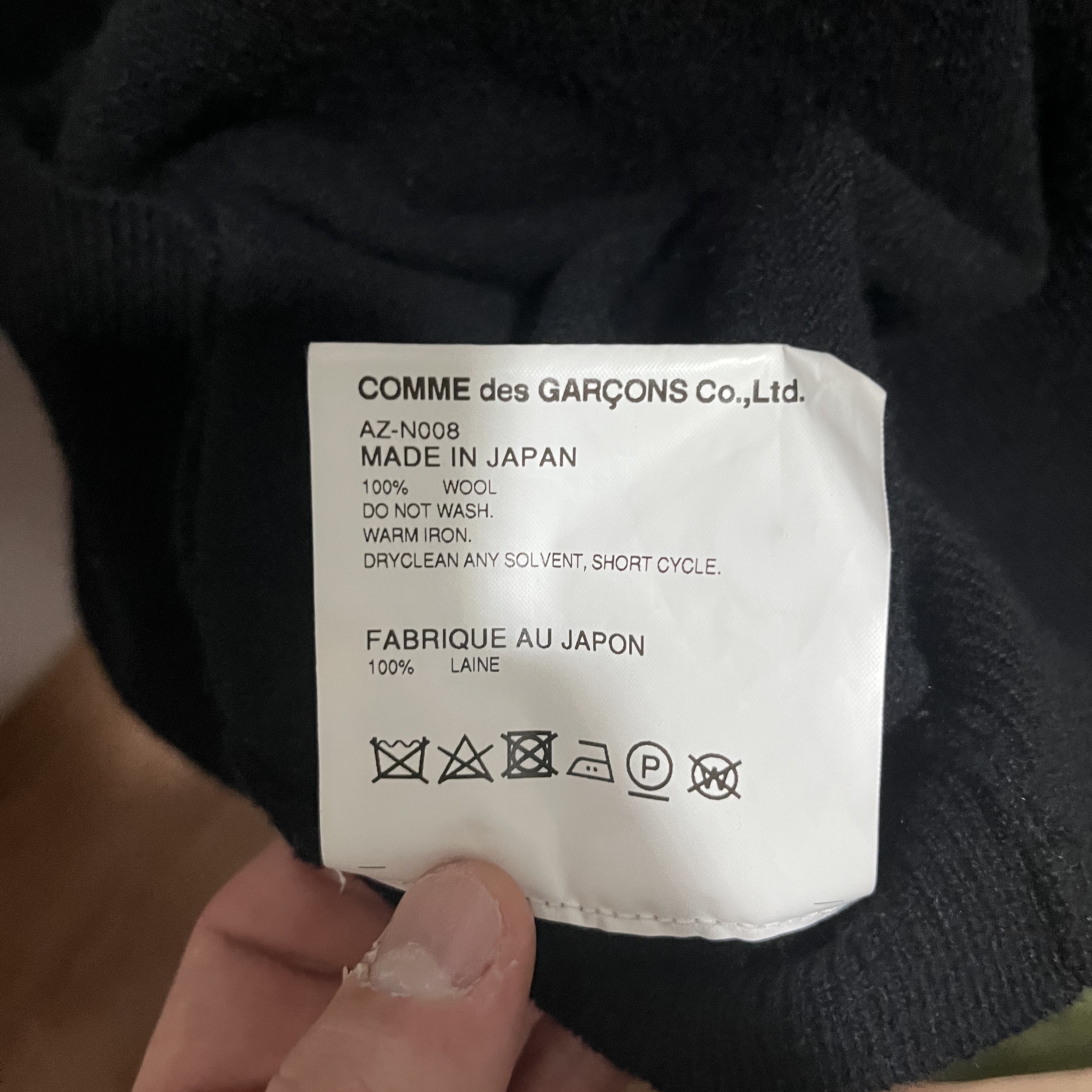 Play Comme des Garcons Mini Red Heart Knit Cardigan Black 착용 스타일 - 2