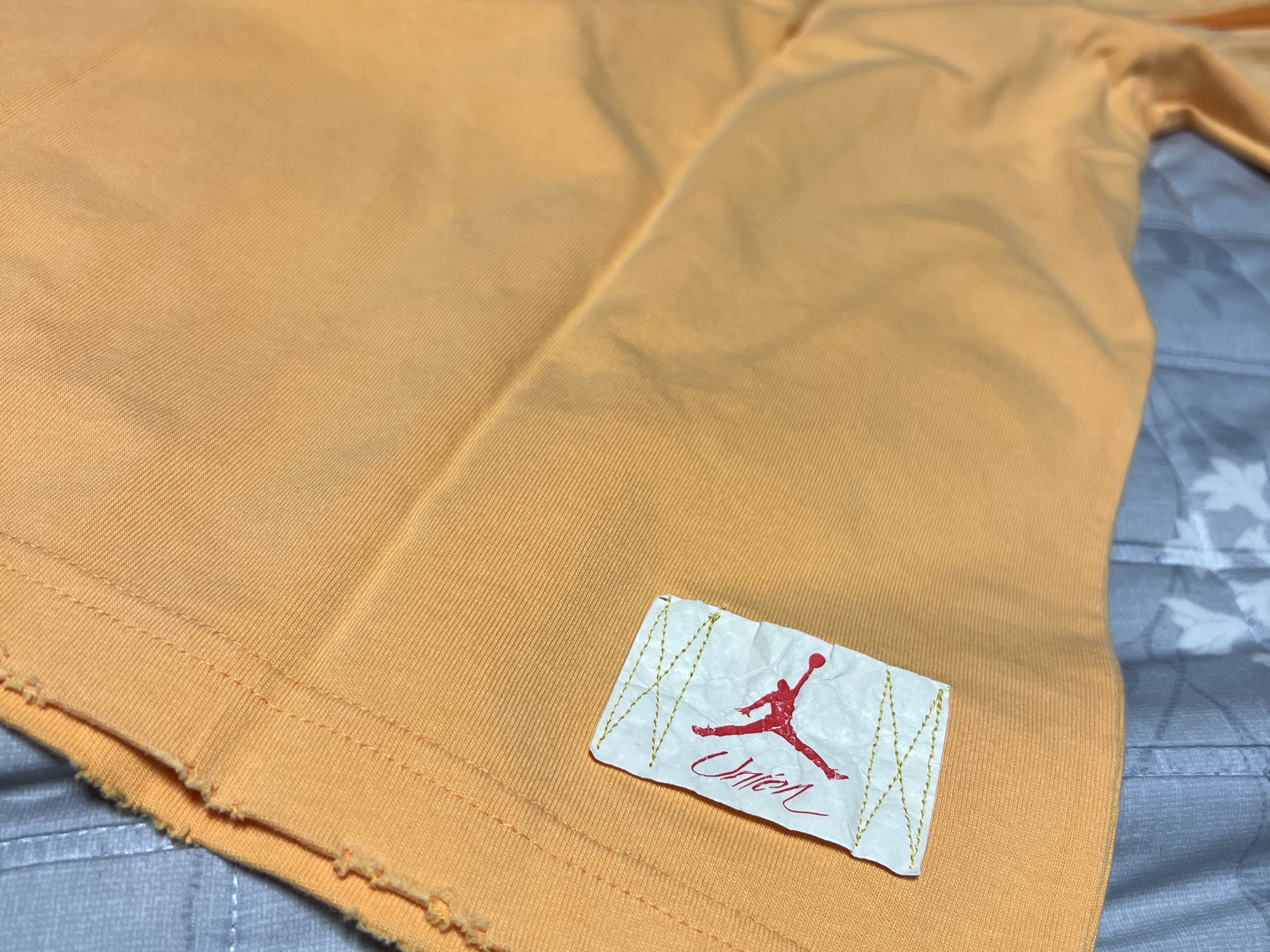 Jordan x Union Graphic T-Shirt Sport Gold - Asia 착용 스타일 - 1
