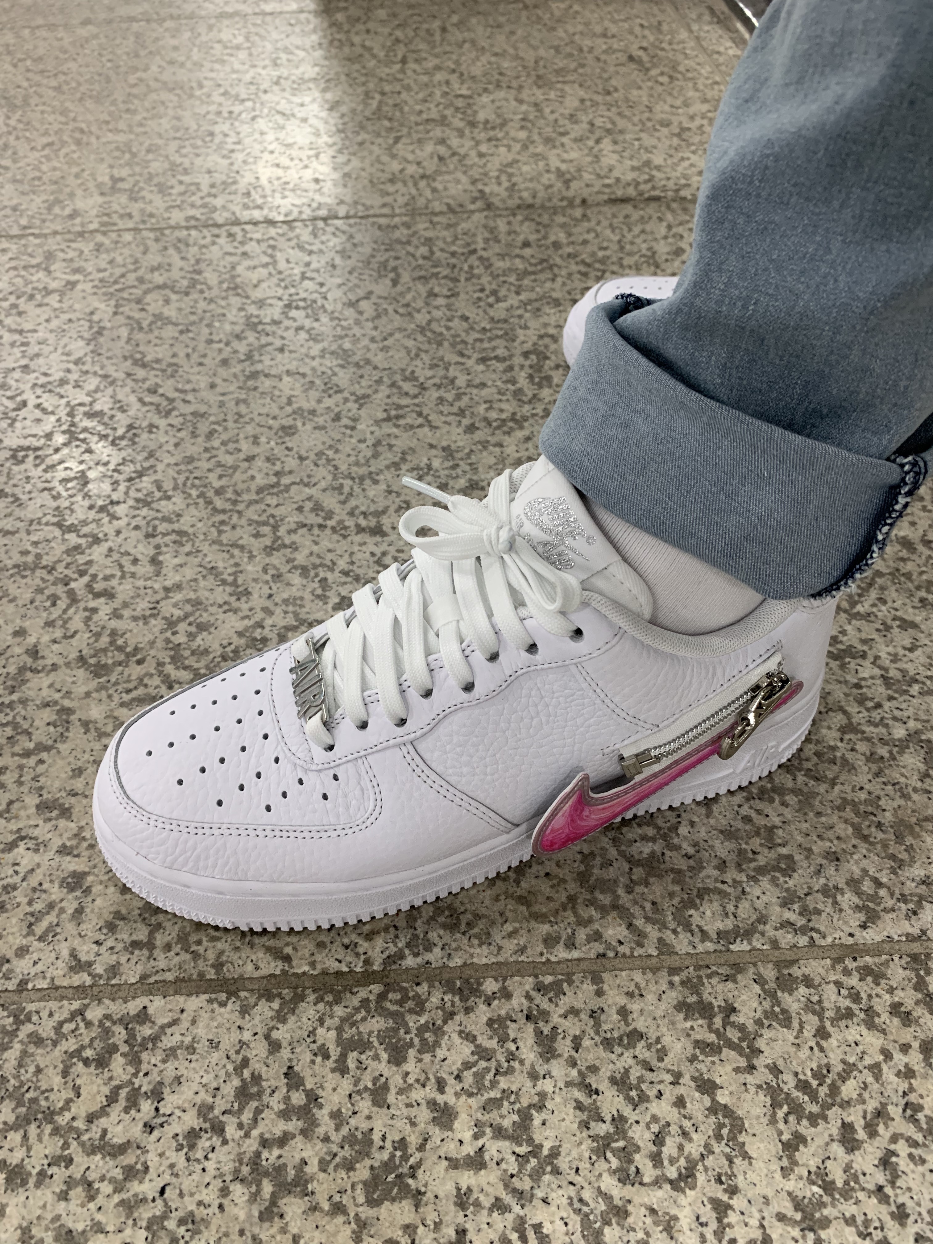 Nike Air Force 1 Low White Zipper 착용 스타일 - 3