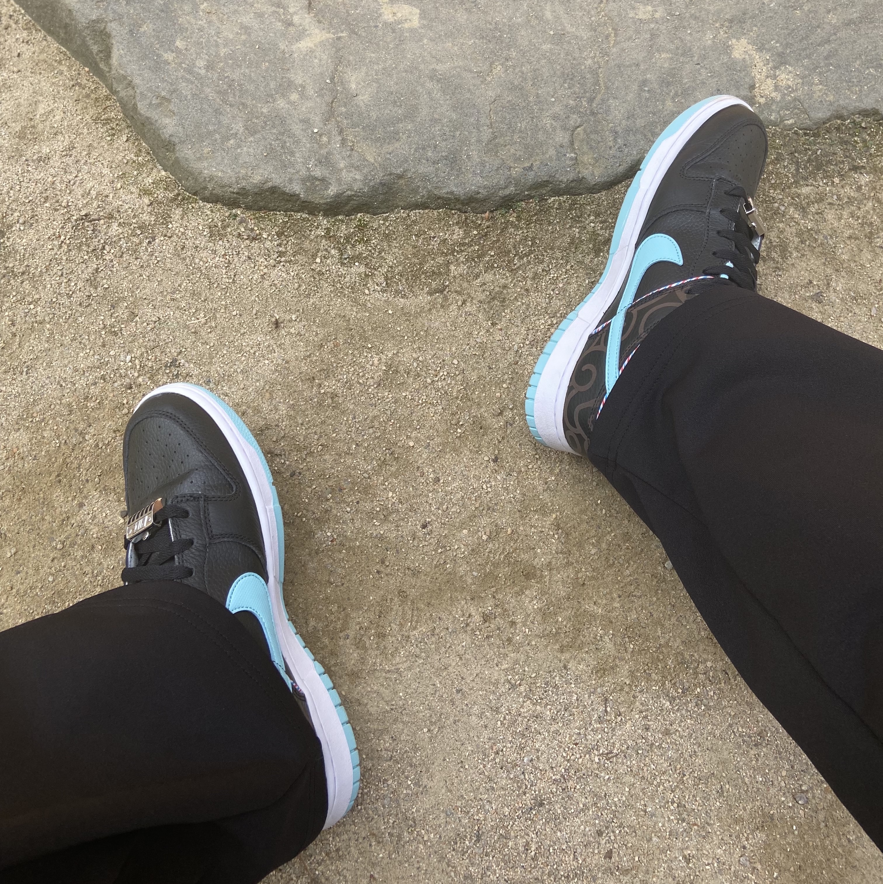 Nike Dunk Low Retro SE Barber Shop Black 착용 스타일
