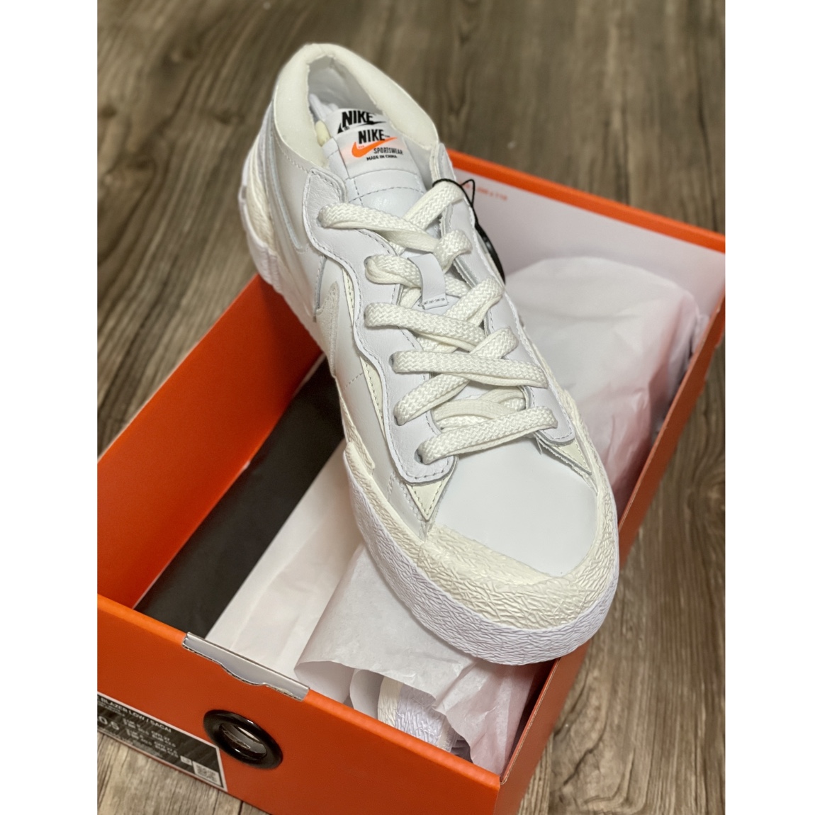 Nike x Sacai Blazer Low White Patent Leather 착용 스타일