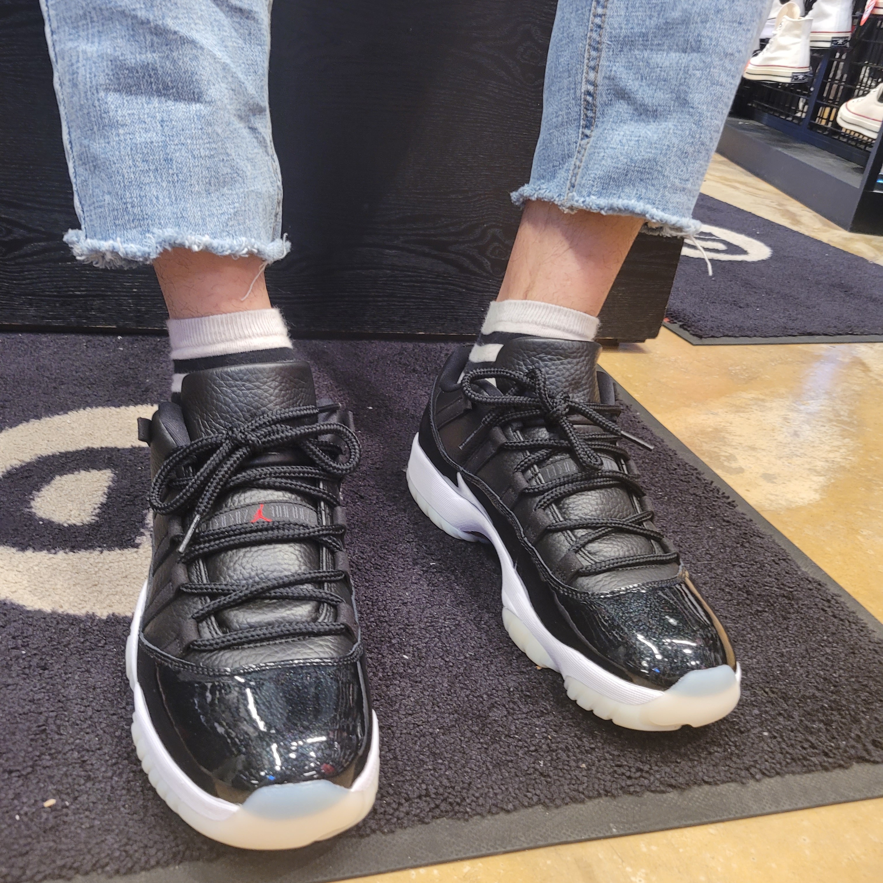 Jordan 11 Retro Low 72-10 착용 스타일 - 3