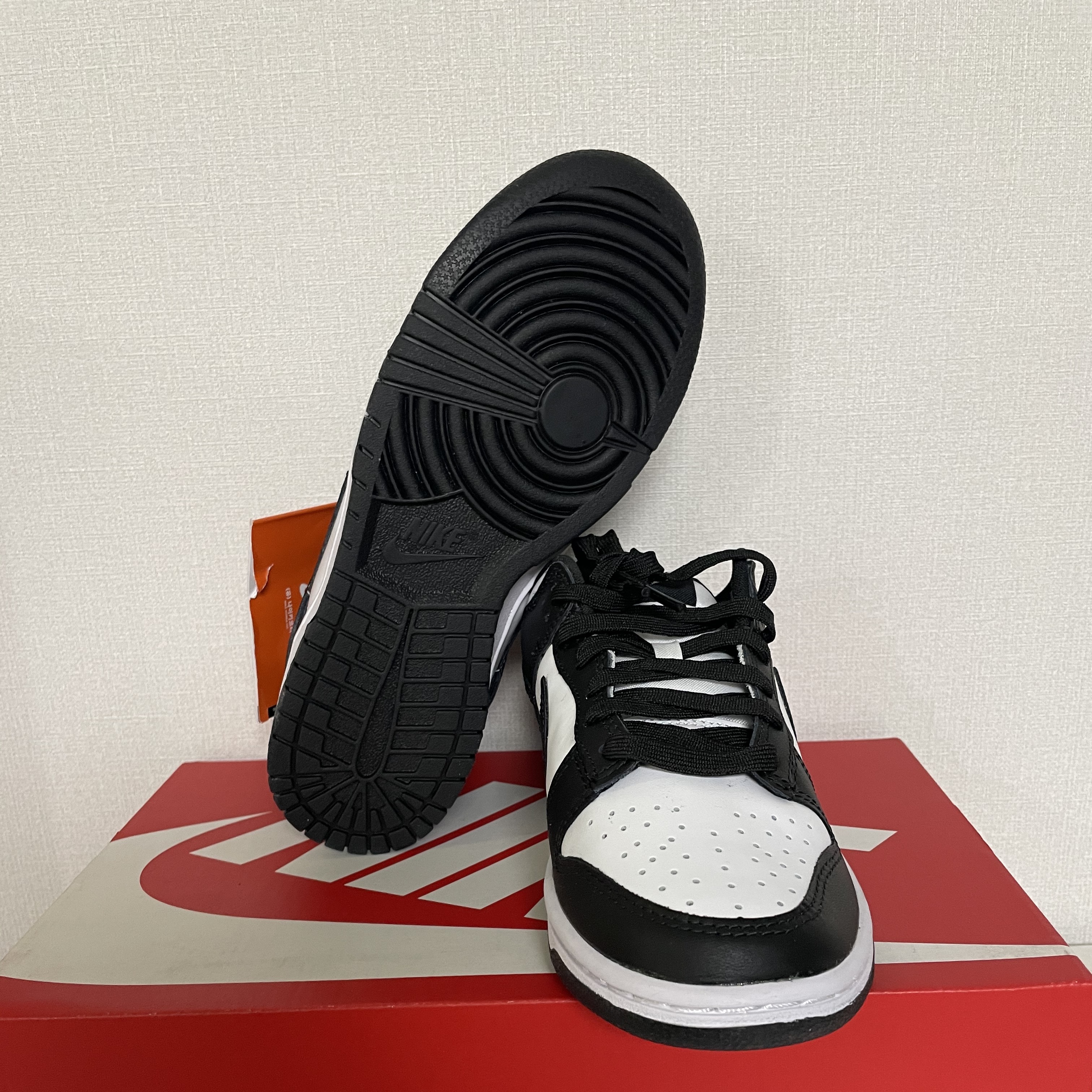 Nike Dunk Low Retro Black, (GS) Nike Dunk Low Black 착용 스타일 - 2