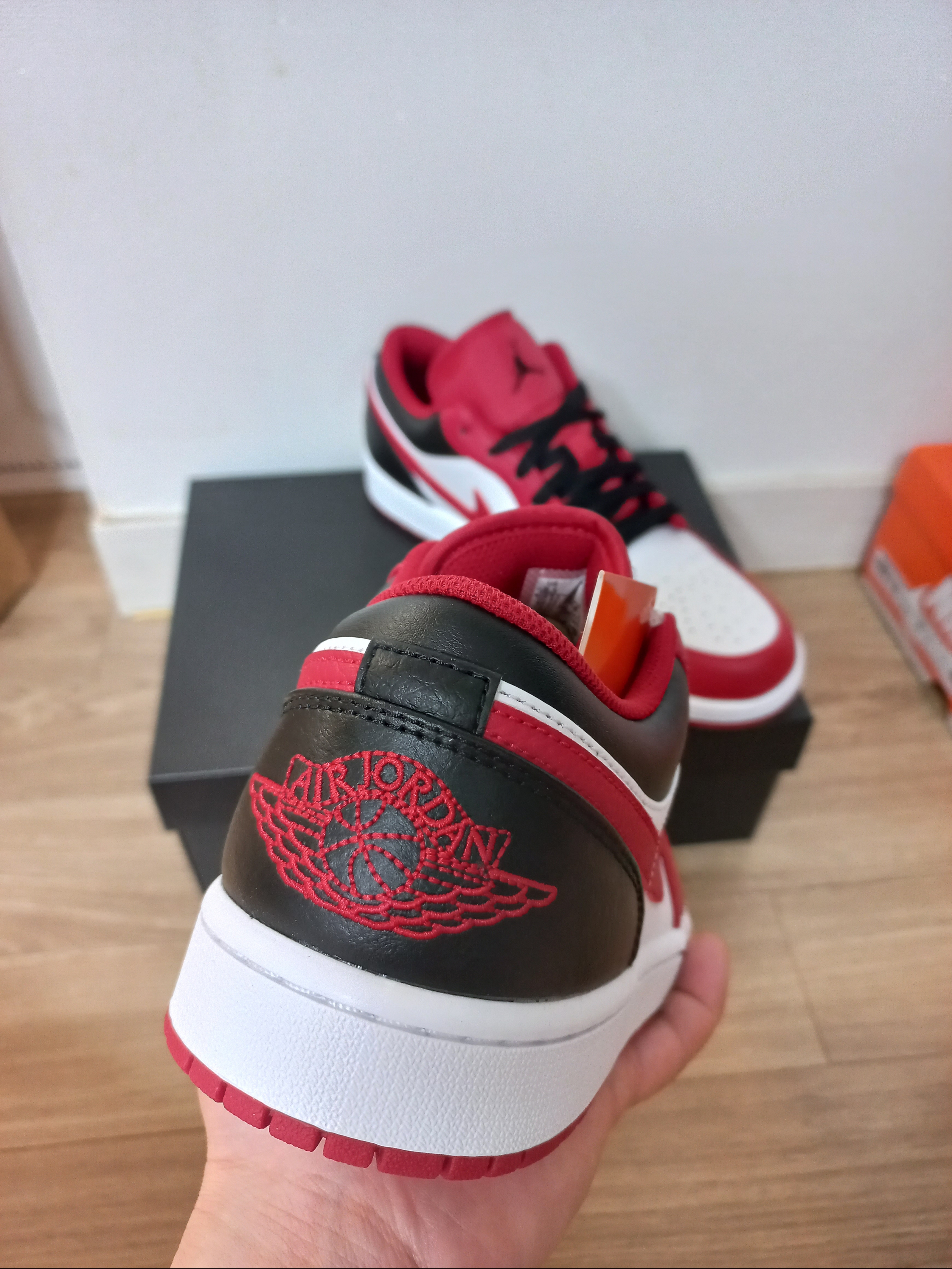 Jordan 1 Low White Gym Red Black, (GS) Jordan 1 Low White Gym Red Black 착용 스타일 - 2