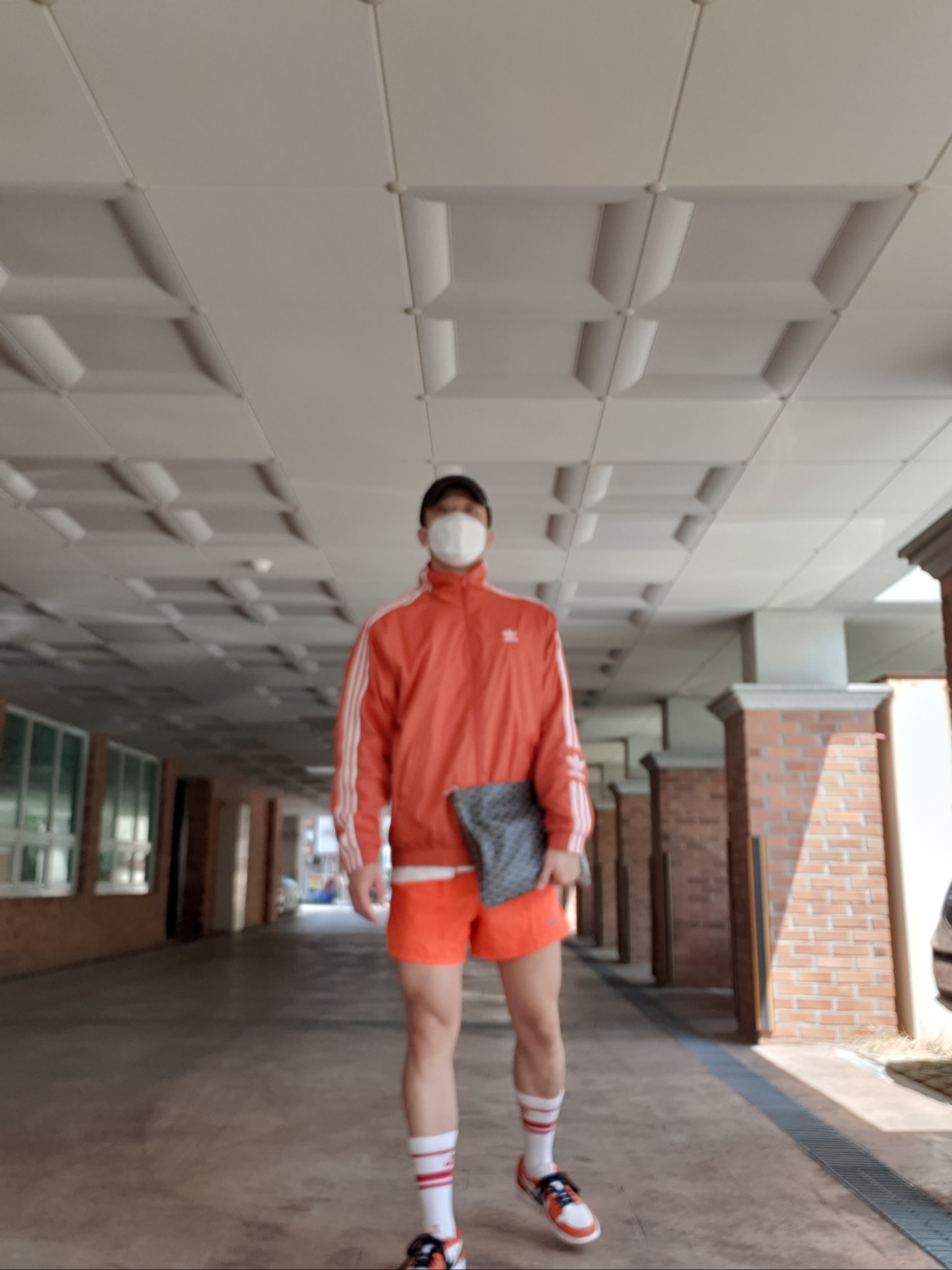Jordan 1 Low OG Starfish 착용 스타일 - 2