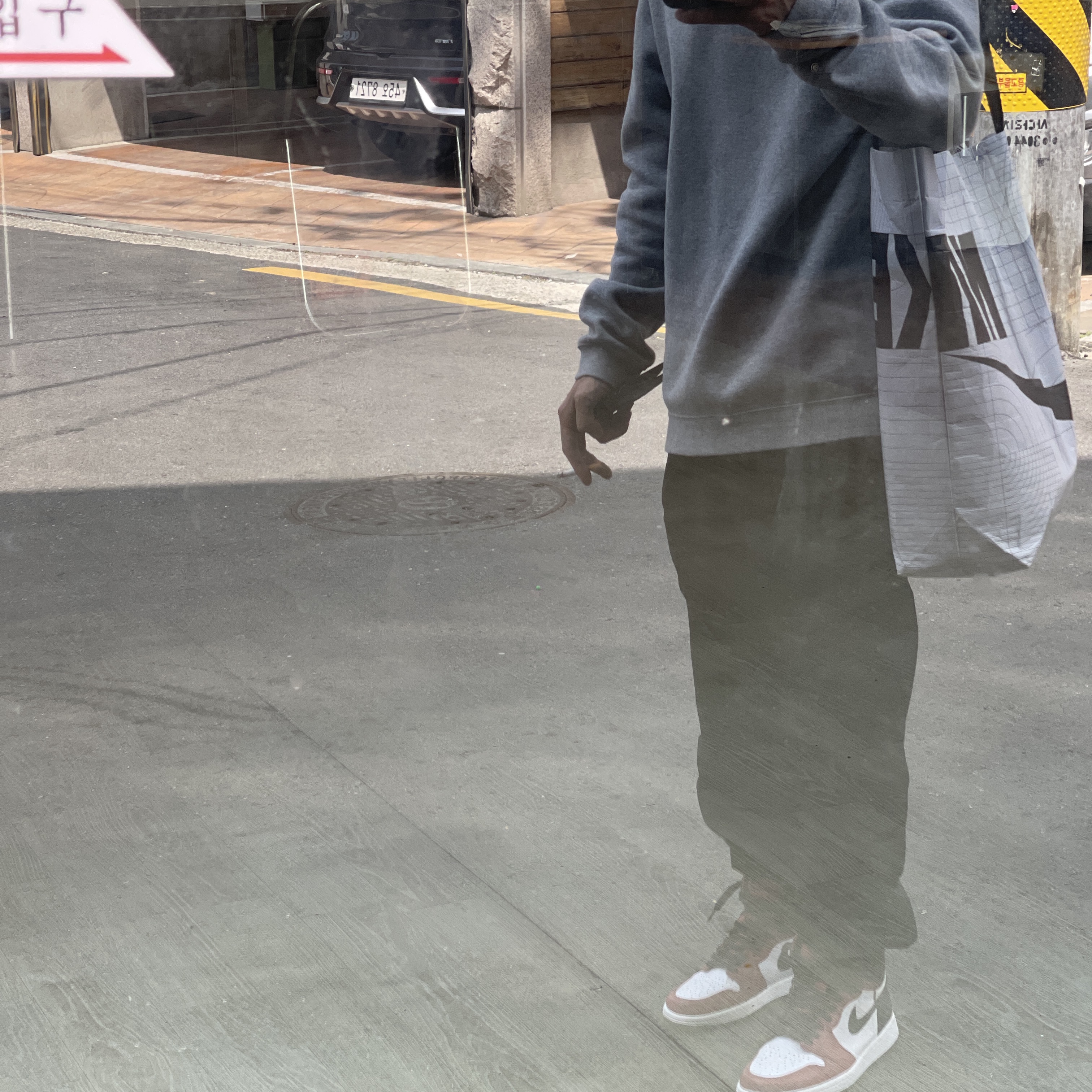 (W) Jordan 1 Retro High Satin Red 착용 스타일