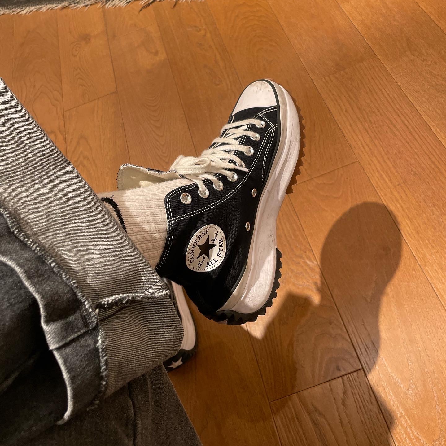 Converse Run Star Hike Hi Black White Gum 착용 스타일