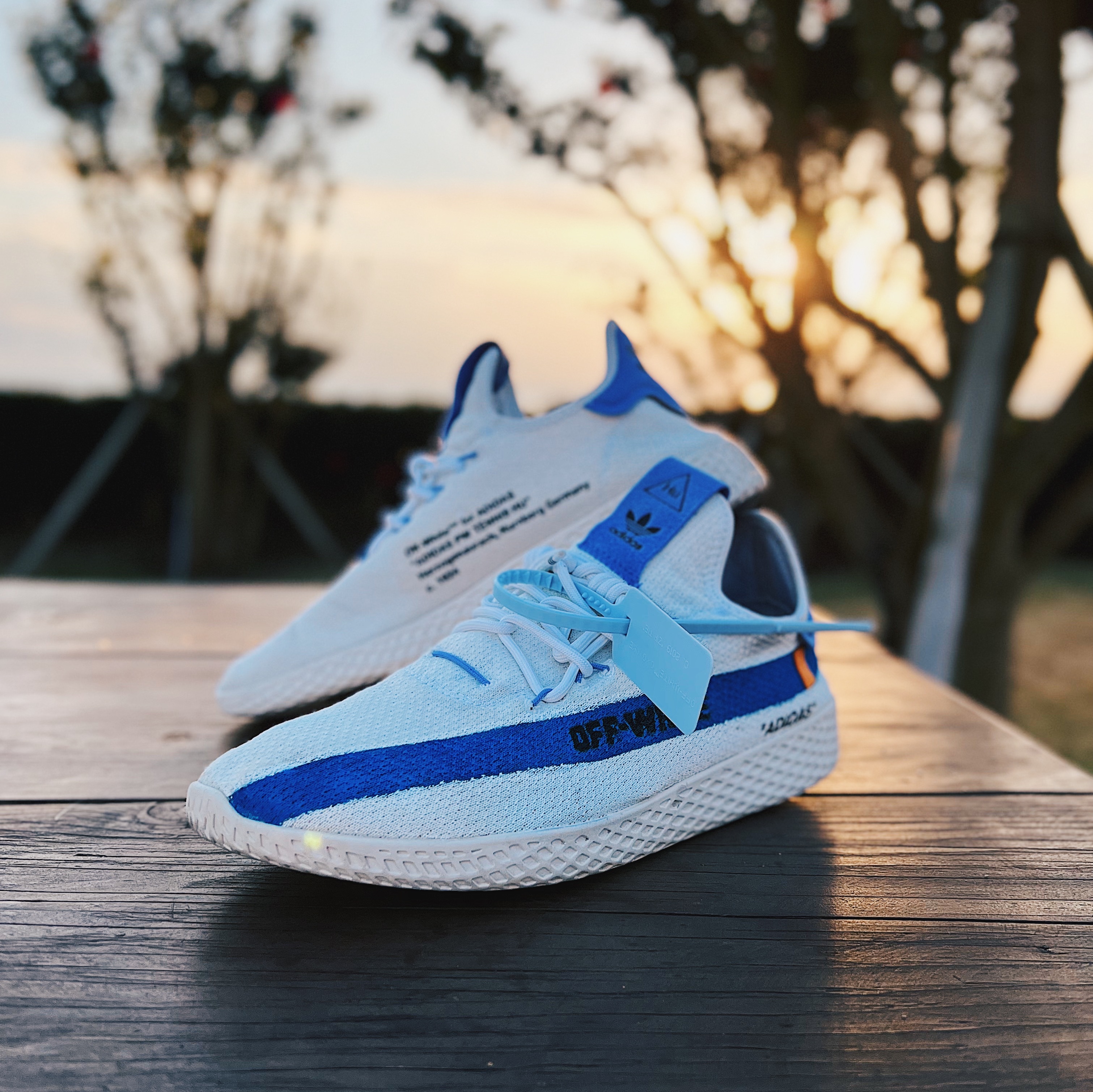 Adidas x Pharrell Williams Tennis Hu White Lilac 착용 스타일